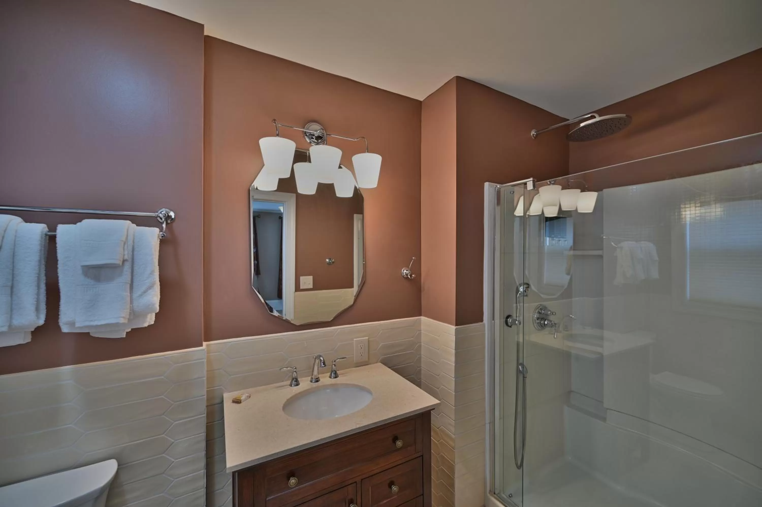 Shower in Tom Quick Inn