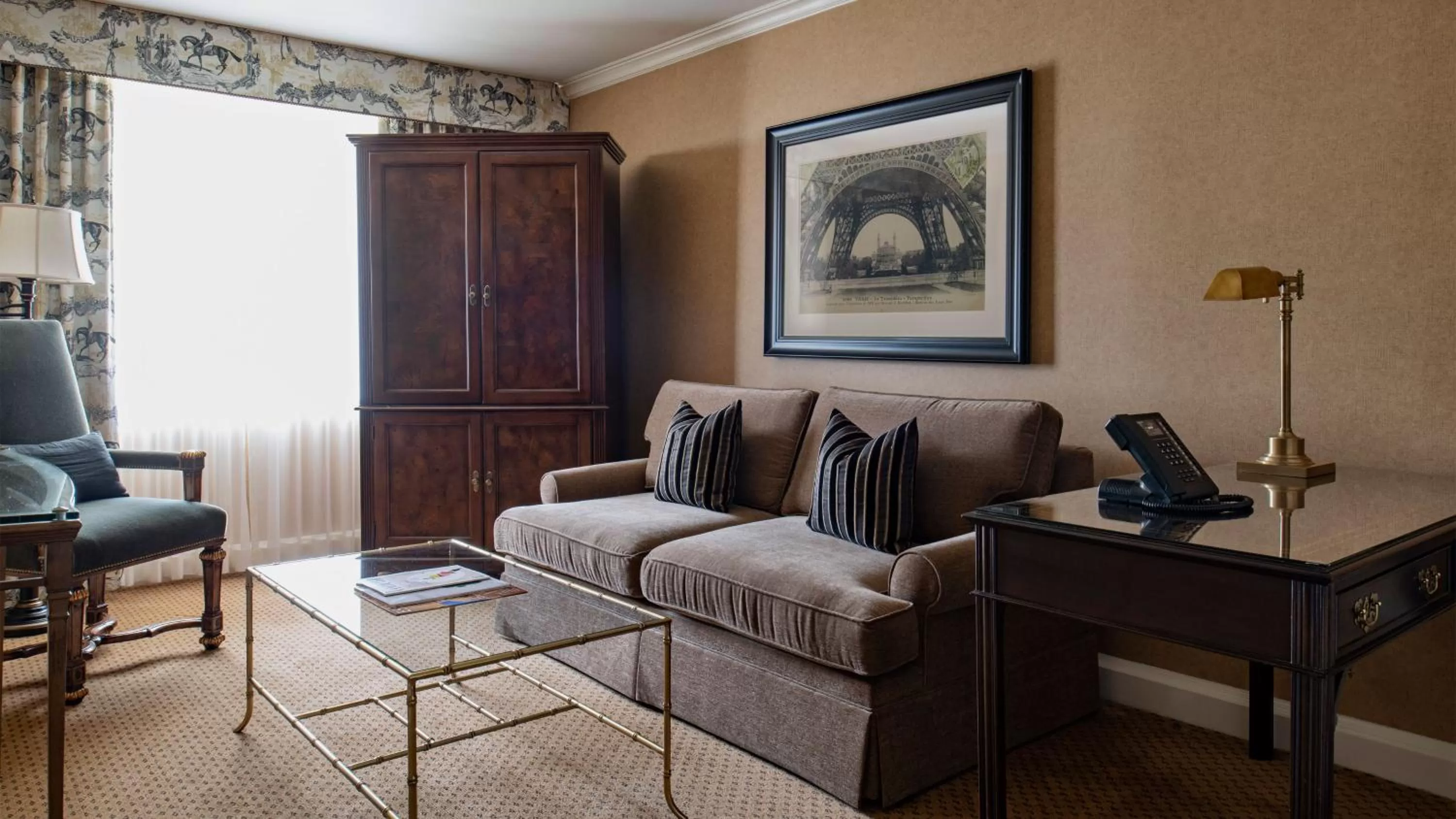 Living room in Wedgewood Hotel & Spa - Relais & Chateaux