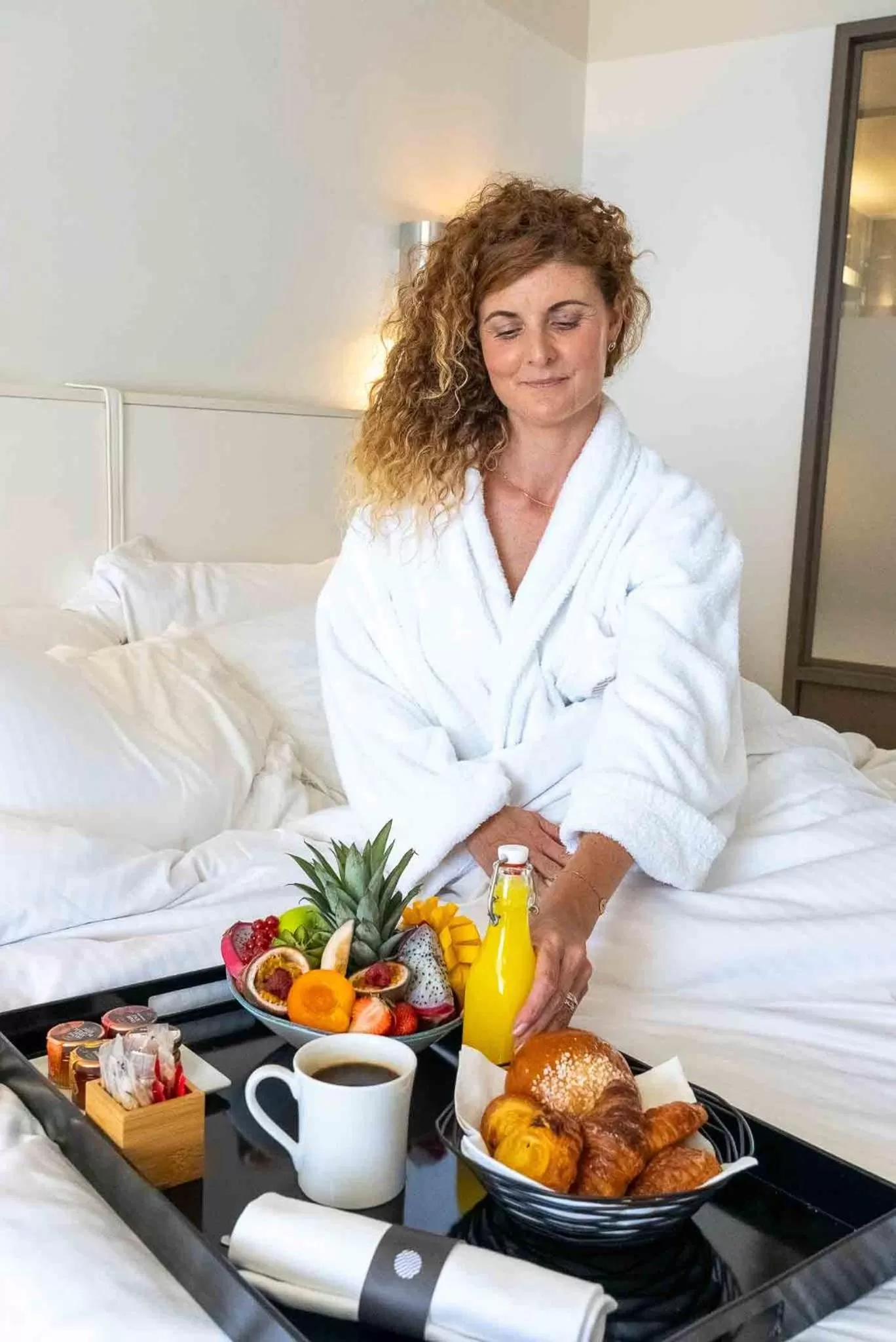 Bed in Pullman Cannes Mandelieu