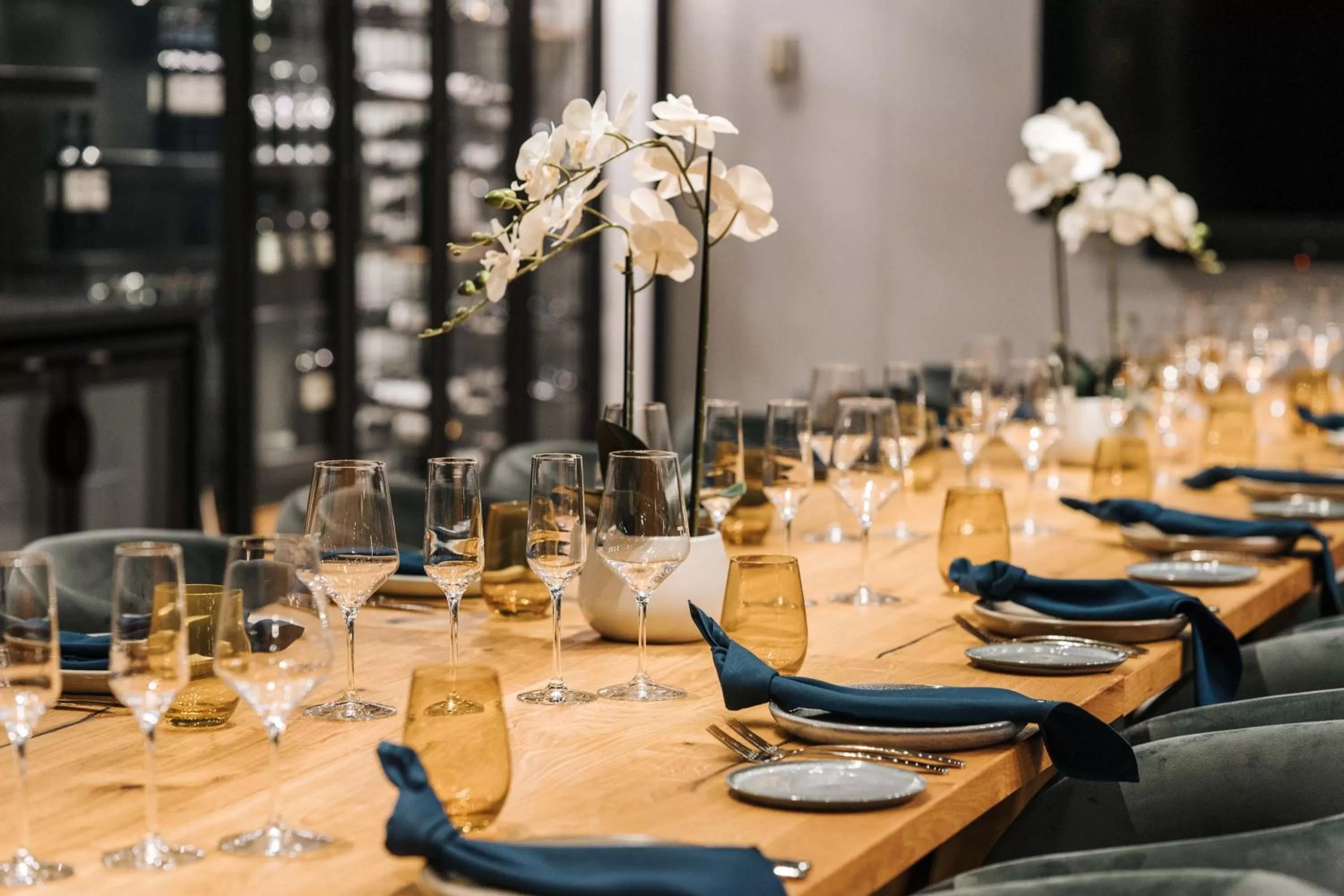 Restaurant/places to eat in Peppers Waymouth Hotel