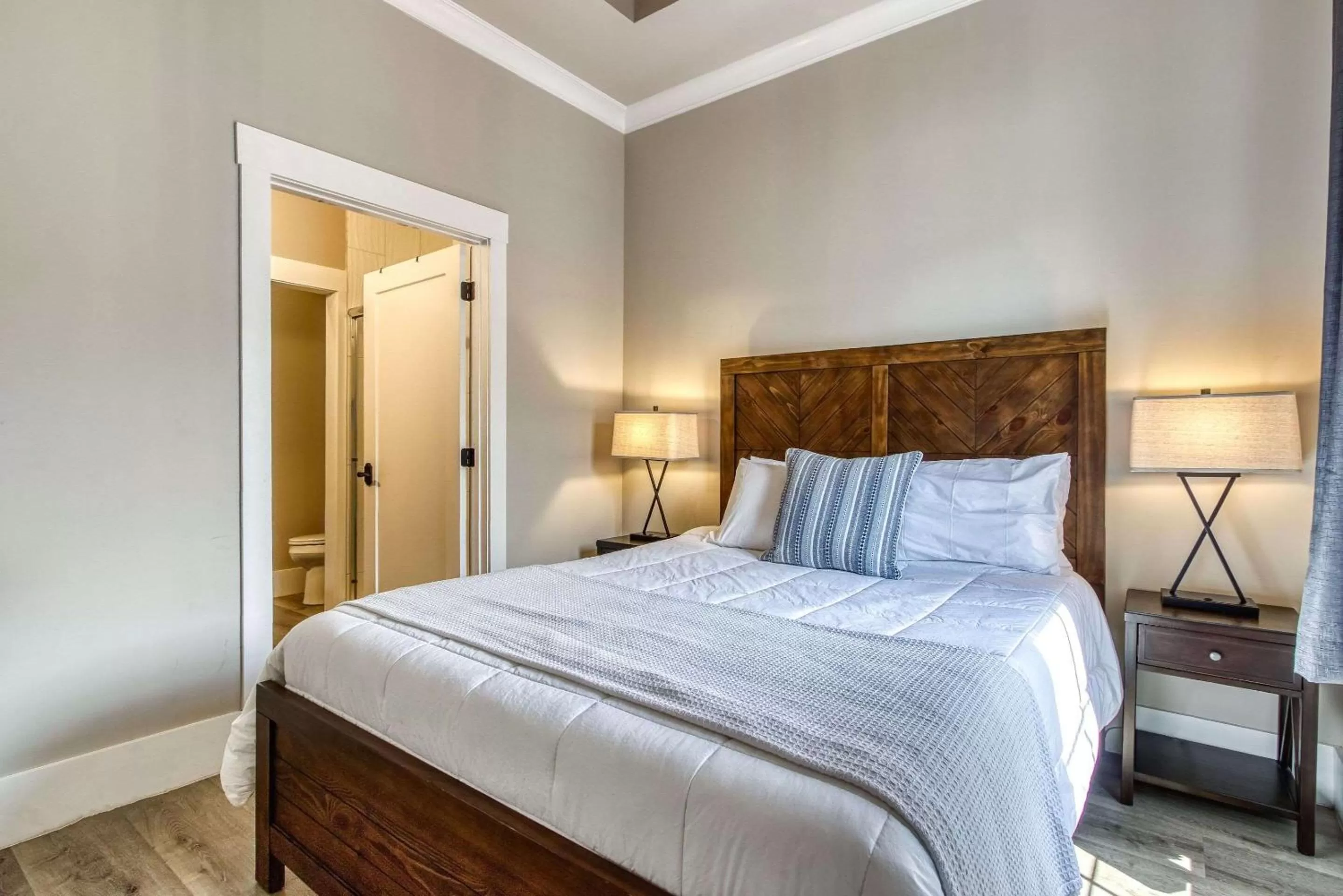 Photo of the whole room, Bed in Central Hotel, Ascend Hotel Collection