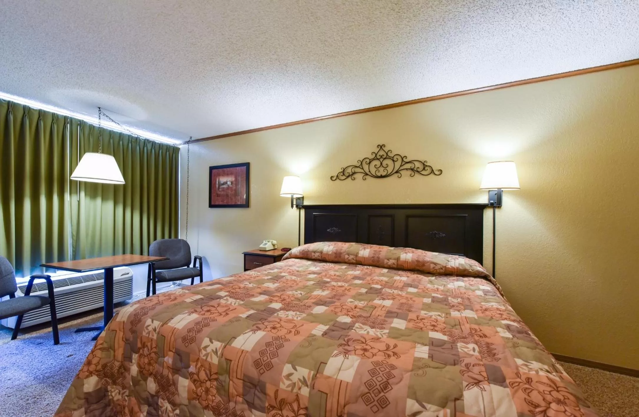 Bed in Interstate Inn