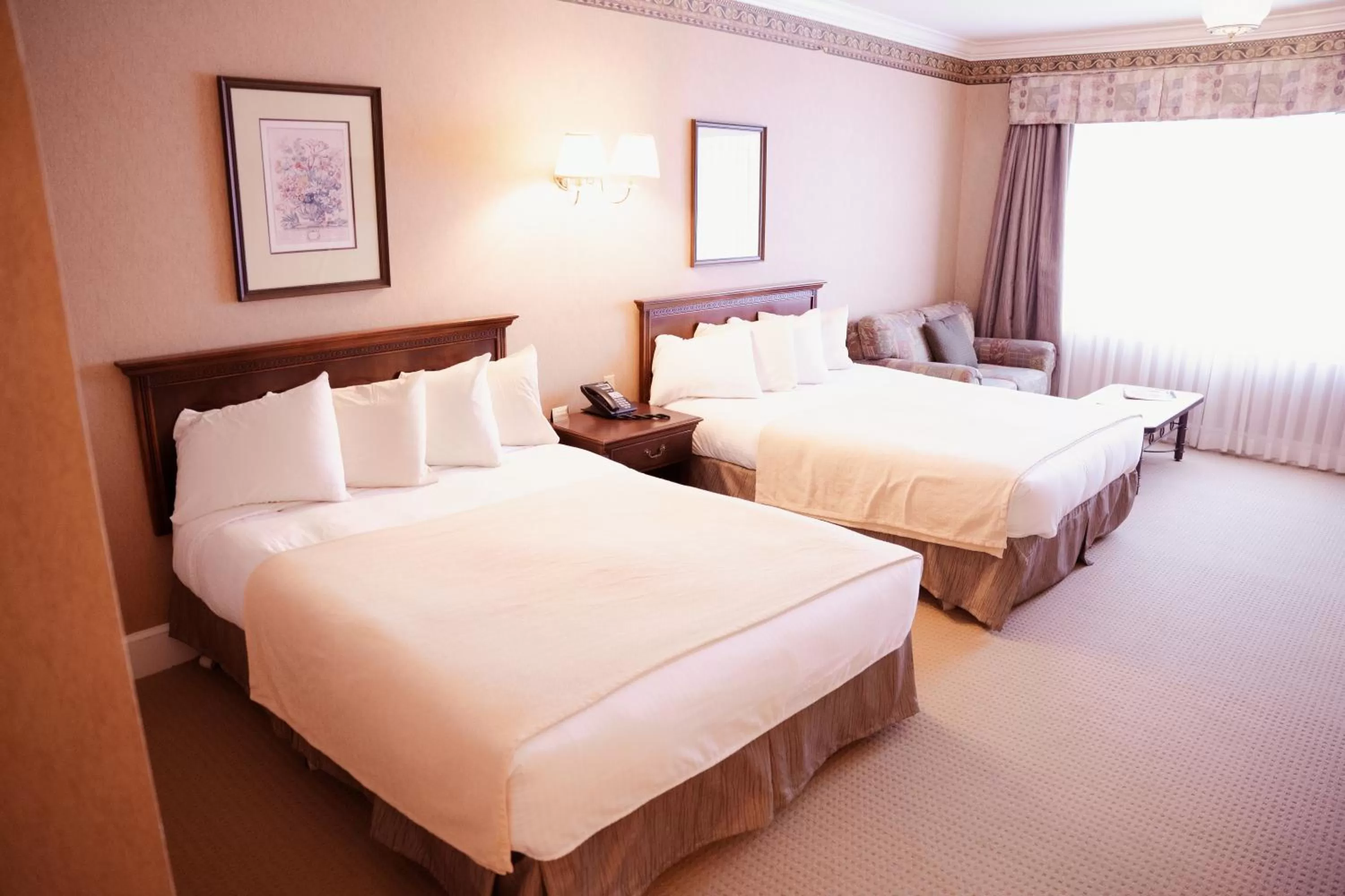 Bed in Phoenix Inn Resort