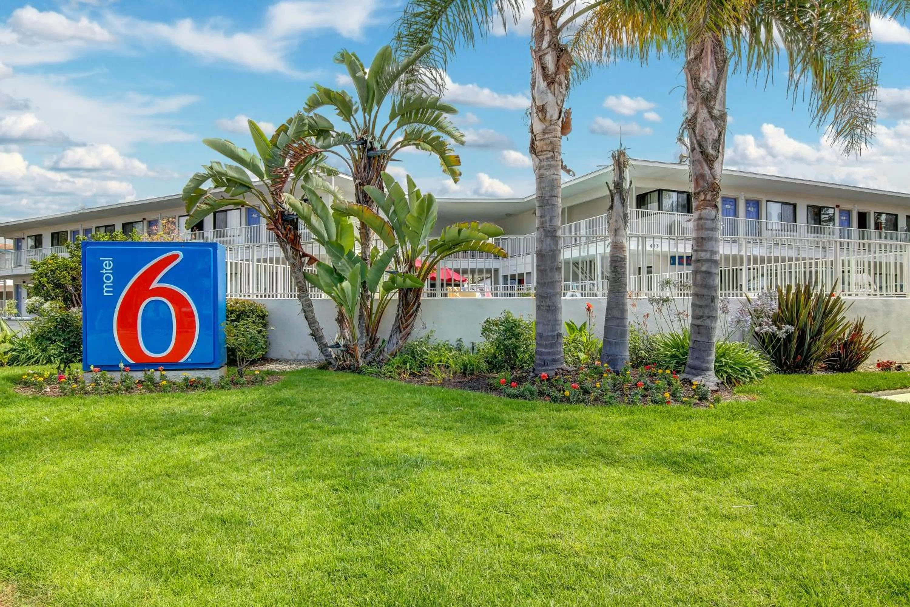 Facade/entrance in Motel 6-Santa Barbara, CA - Beach