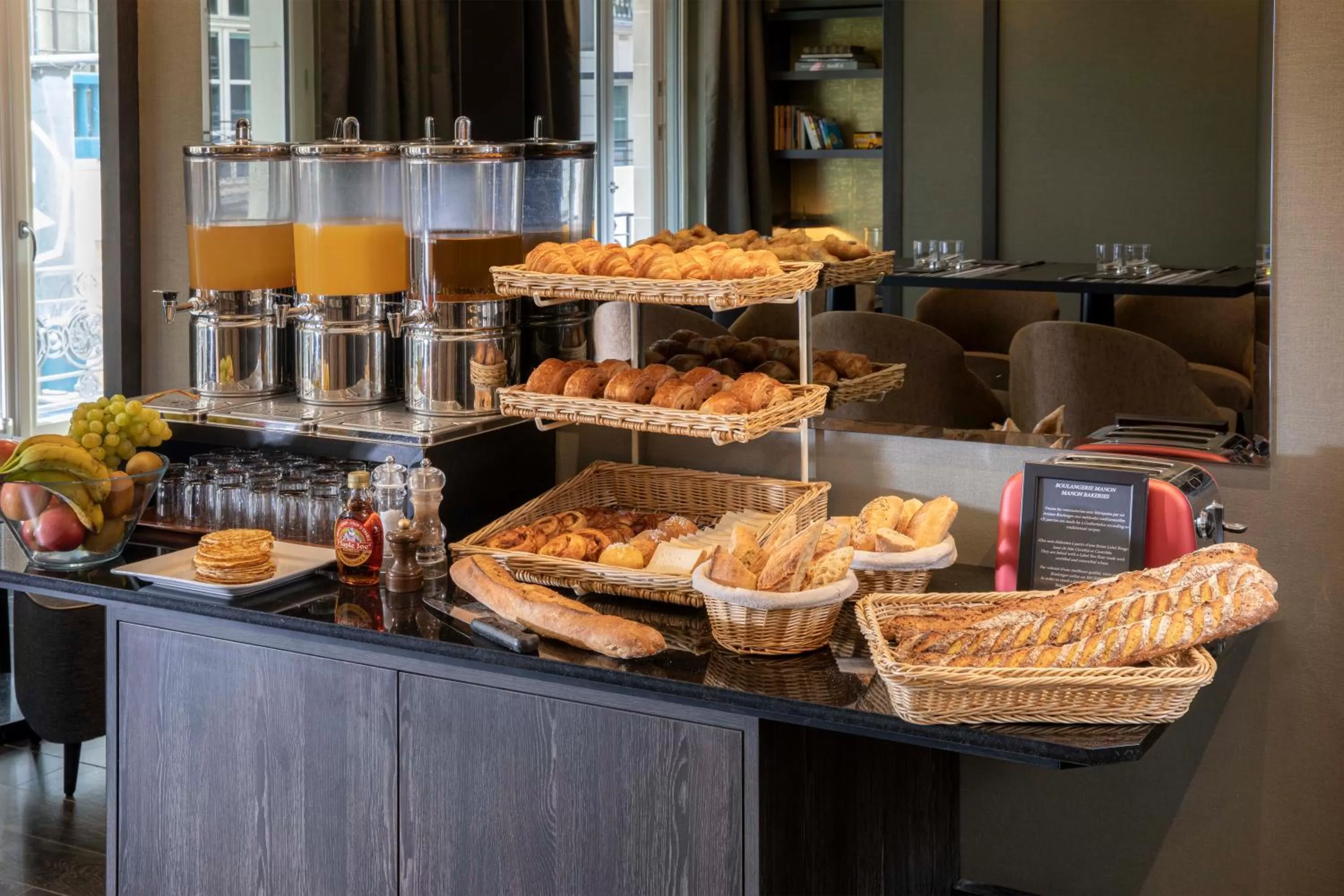 Food and drinks in Daunou Opéra