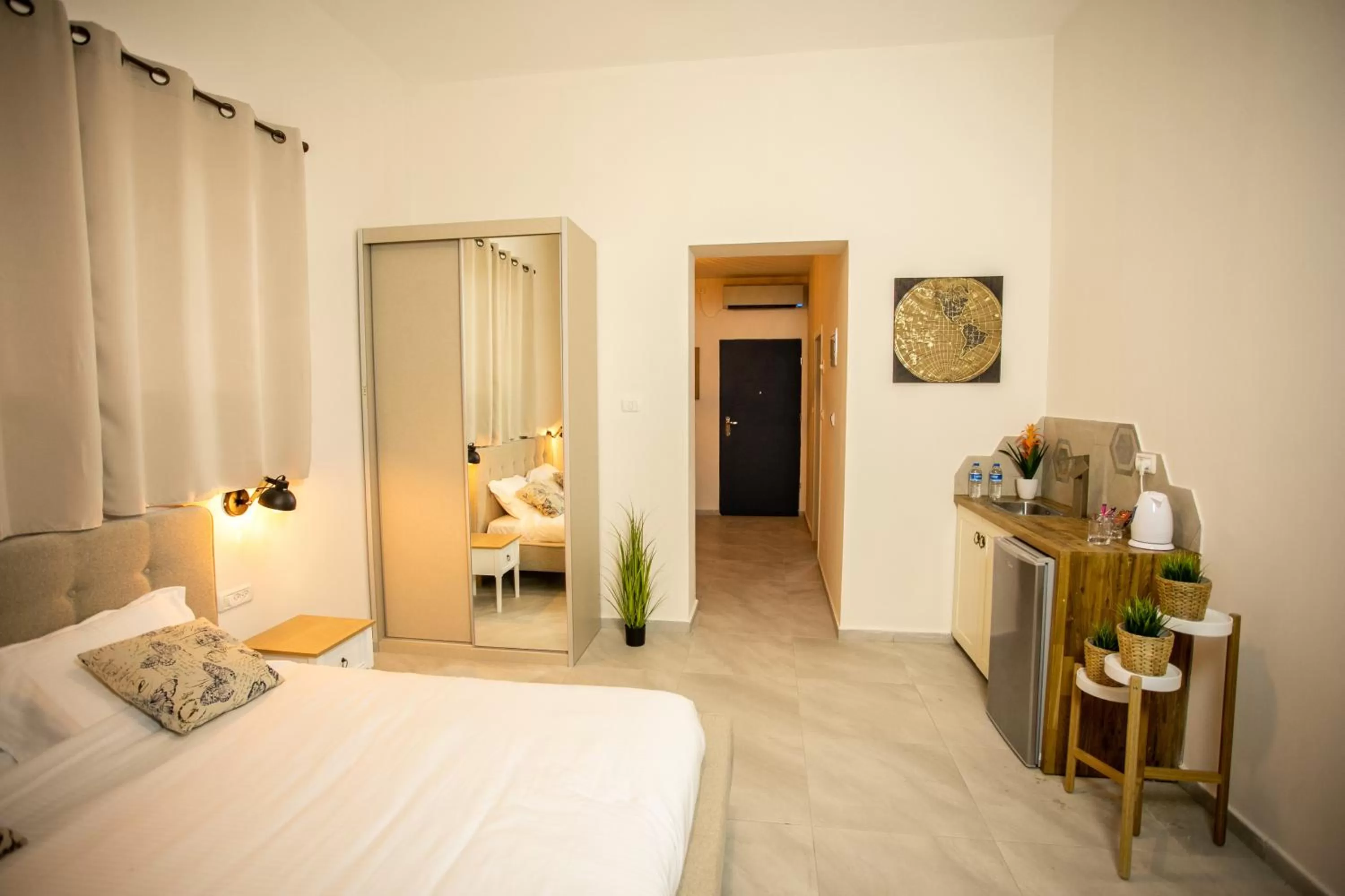 Photo of the whole room, Bed in Eshel Mansion - Boutique Suites