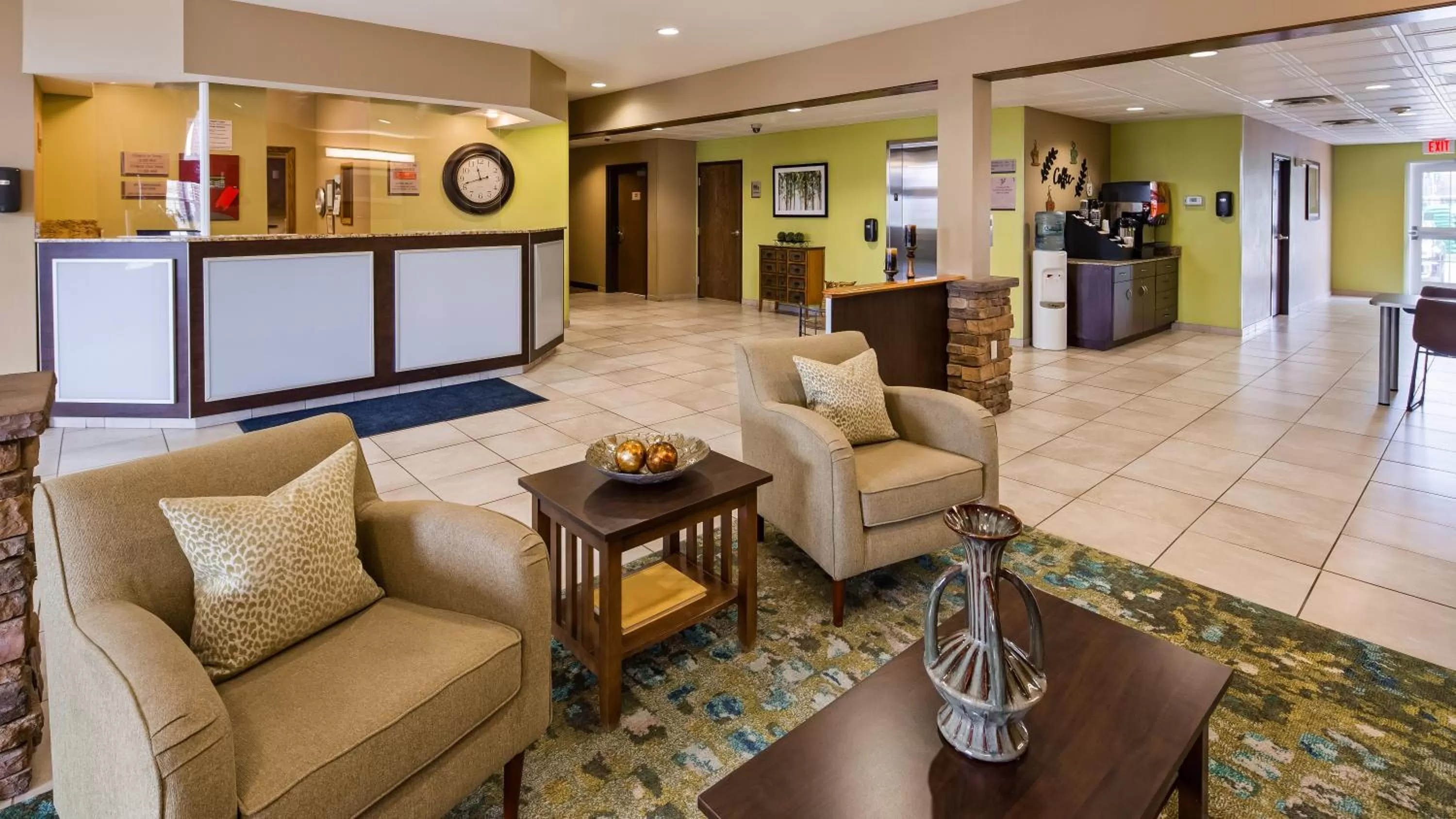 Lobby or reception in SureStay Plus Hotel by Best Western Buckhannon