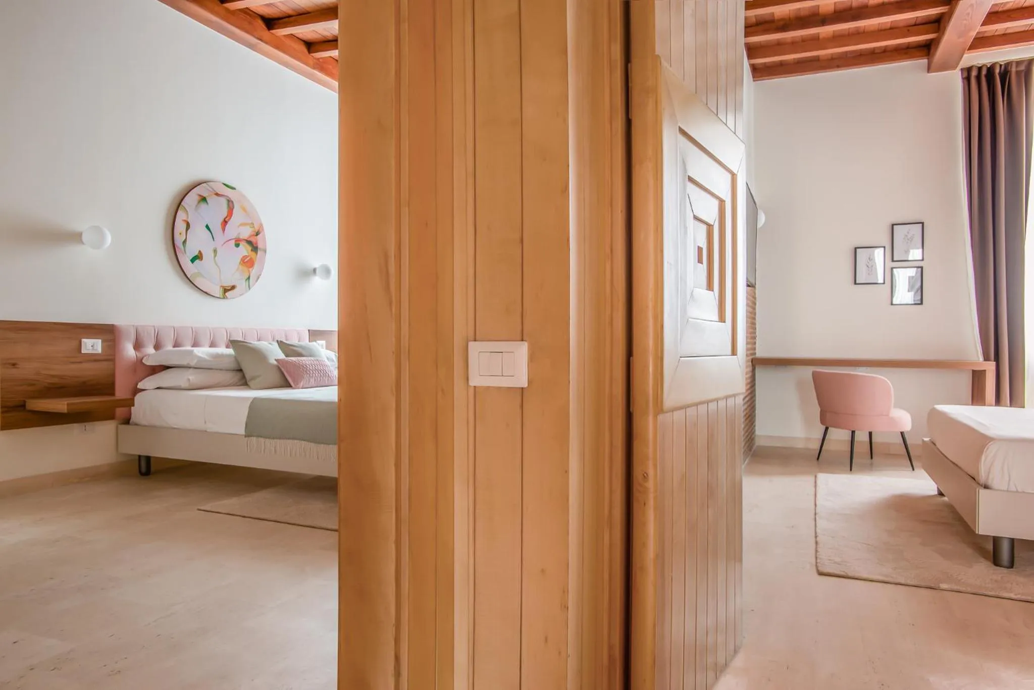 Photo of the whole room, Bed in Grand Master Suites