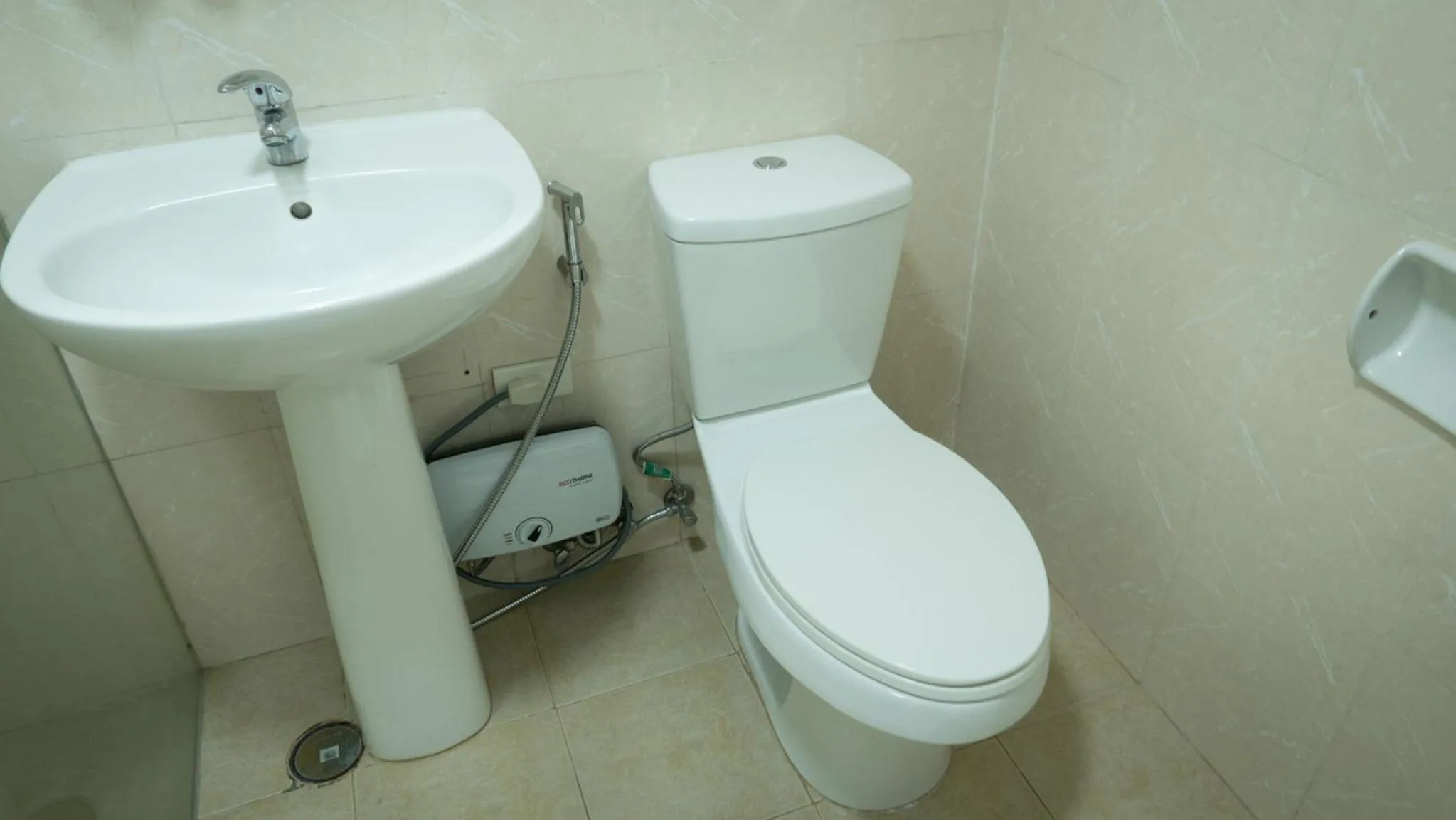 Toilet in Avant Serviced Suites - Personal Concierge