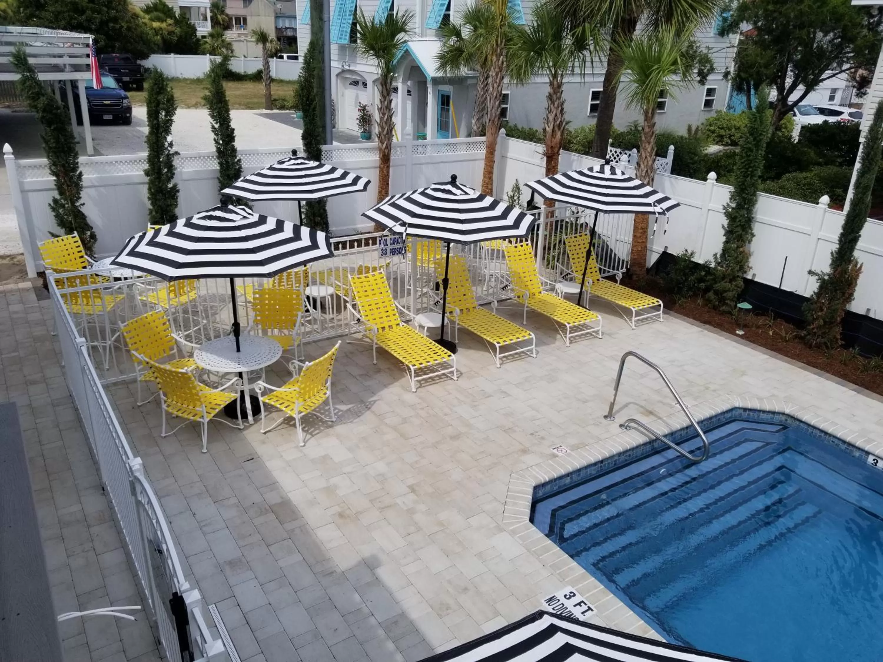 Swimming Pool in Georgianne Inn & Suites check in 212 Bulter Ave