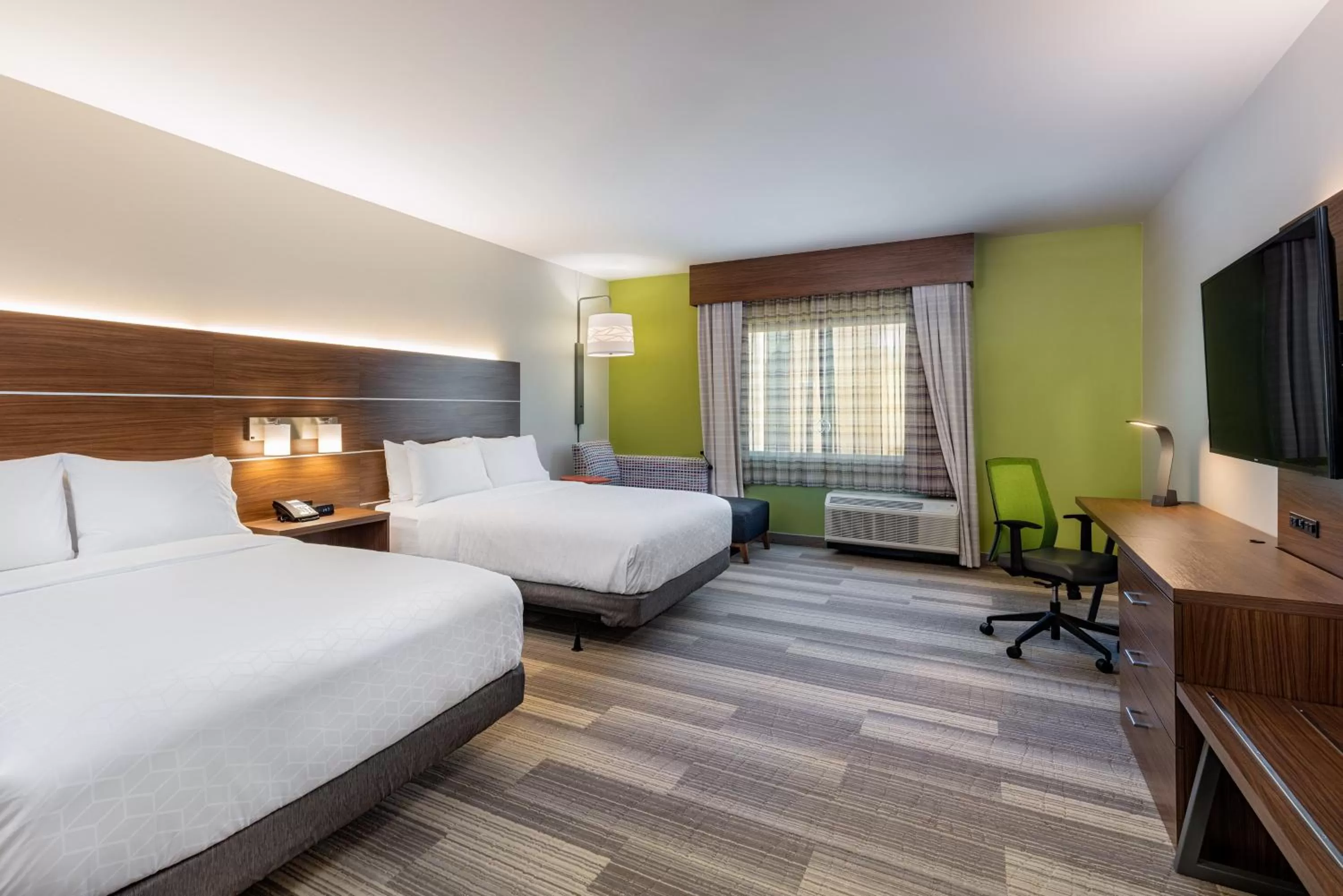 Photo of the whole room, Bed in Holiday Inn Express & Suites - Moreno Valley - Riverside by IHG