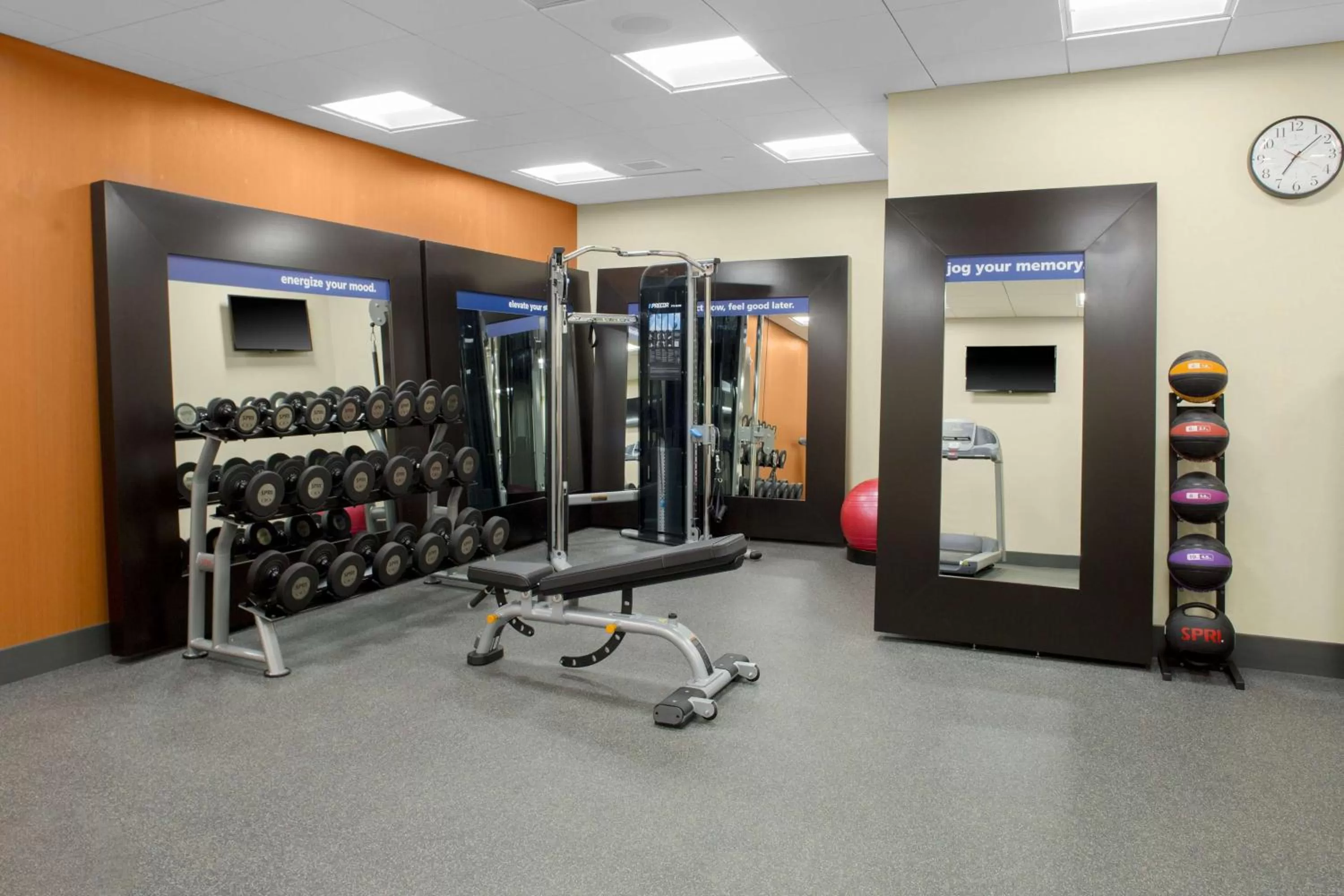 Fitness centre/facilities in Hampton Inn & Suites Manchester, Vt