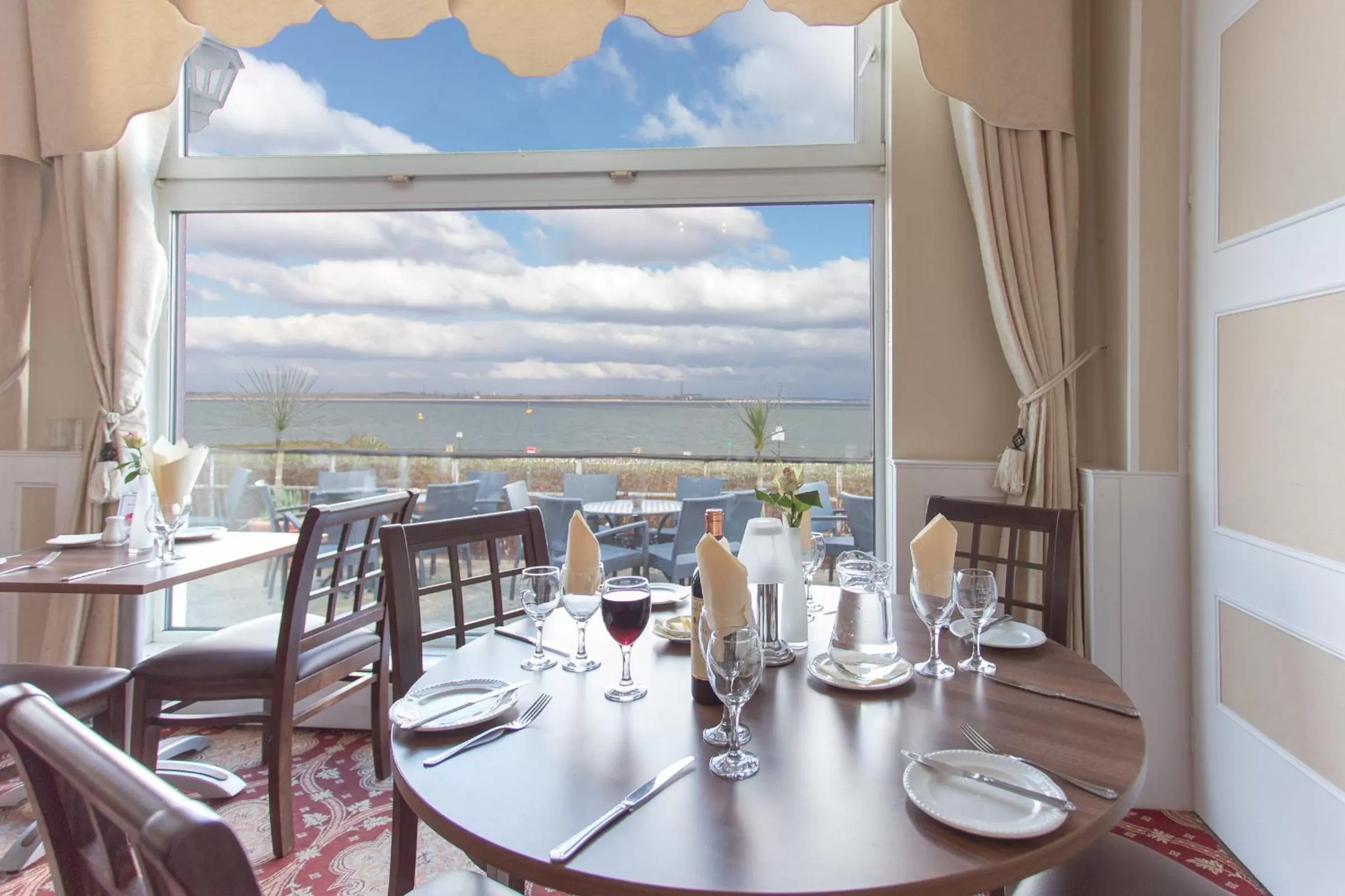 BEST WESTERN New Holmwood Hotel