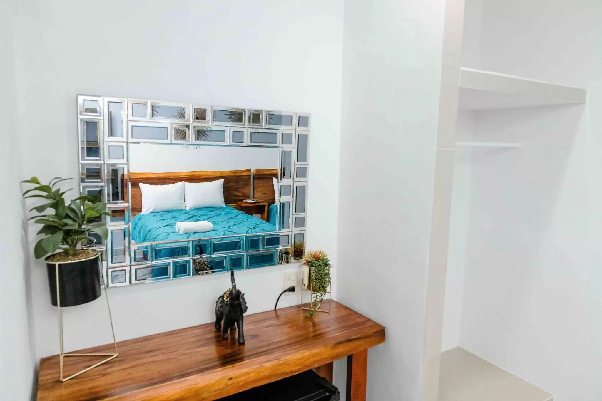 Decorative detail in Hotel Naomi City center