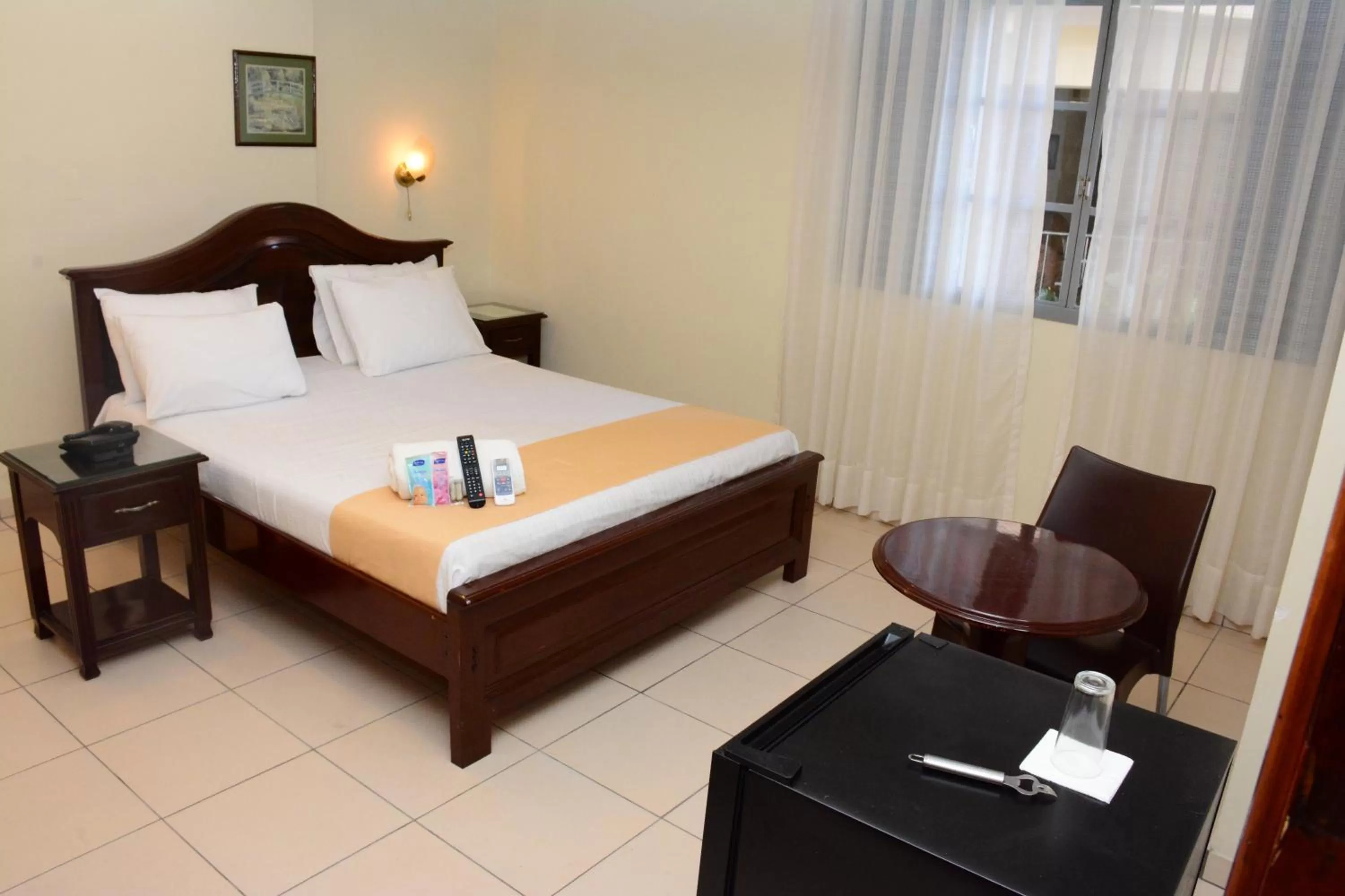 Bedroom, Bed in La Siesta Hotel