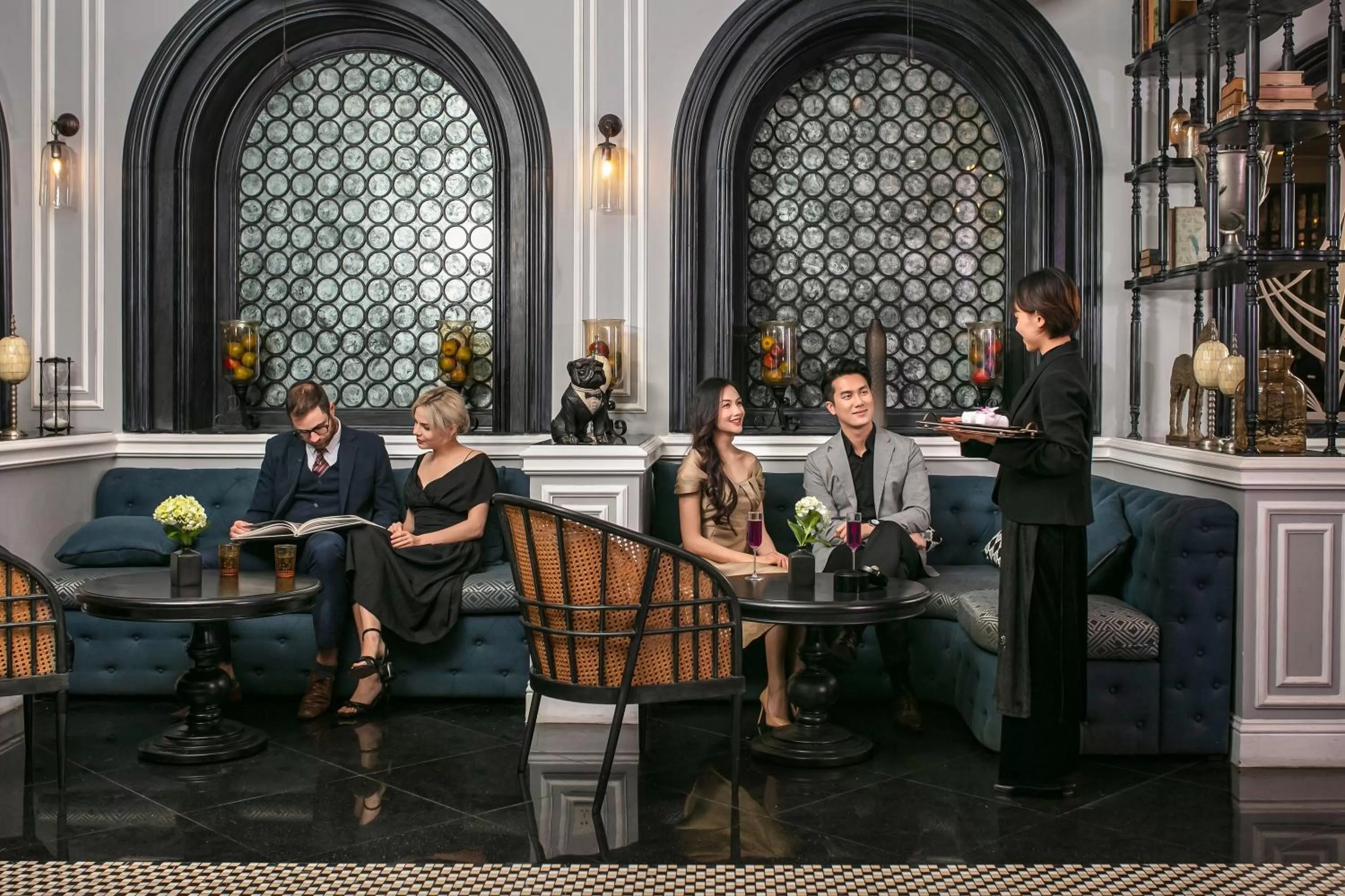 group of guests in La Sinfonía Majesty Hotel and Spa