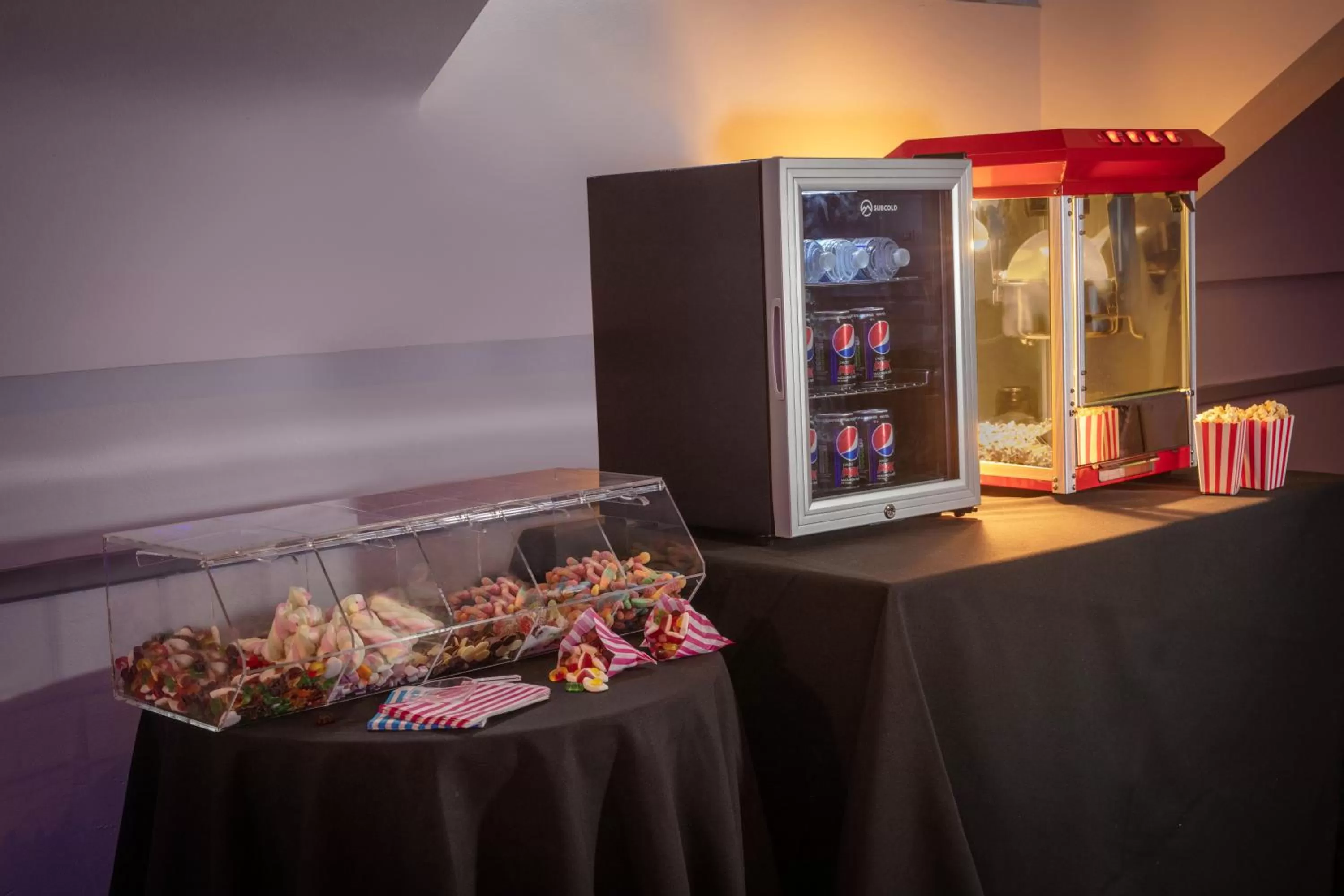 Food and drinks in Stratford Manor Hotel