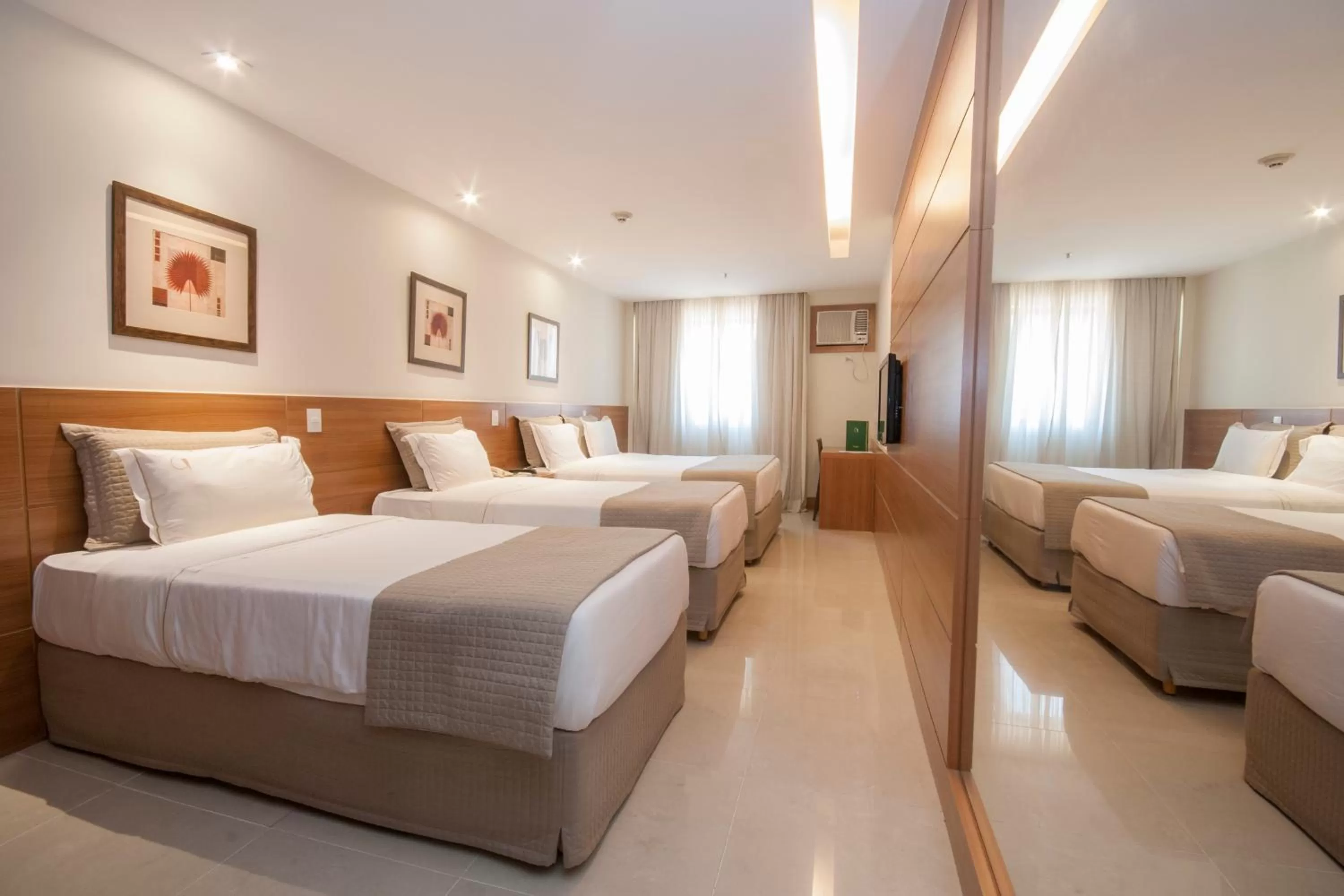 Property building, Bed in Américas Granada Hotel