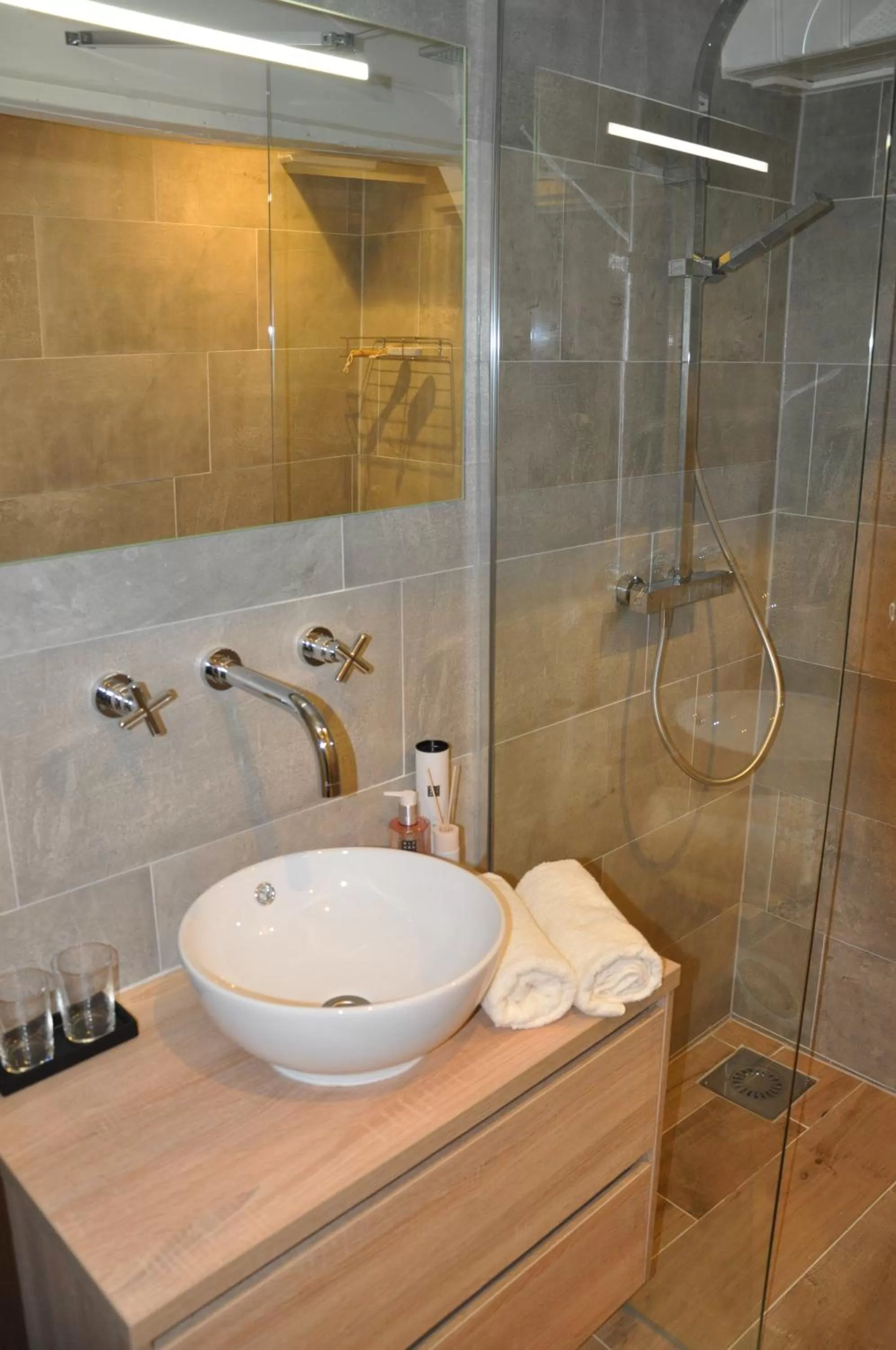 Bathroom in De Slapende Leeuw