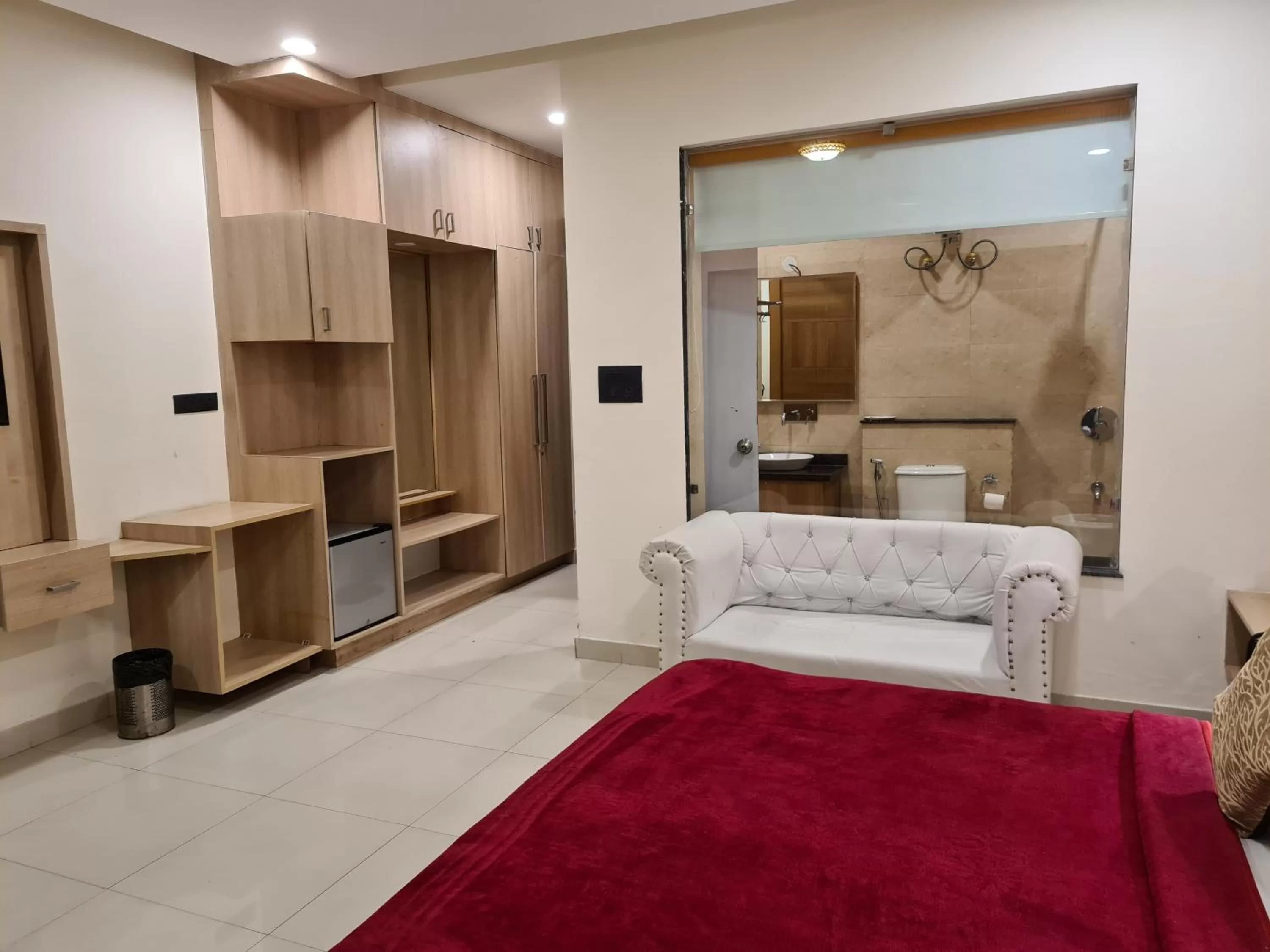 Photo of the whole room in Hotel Rajpur Heights