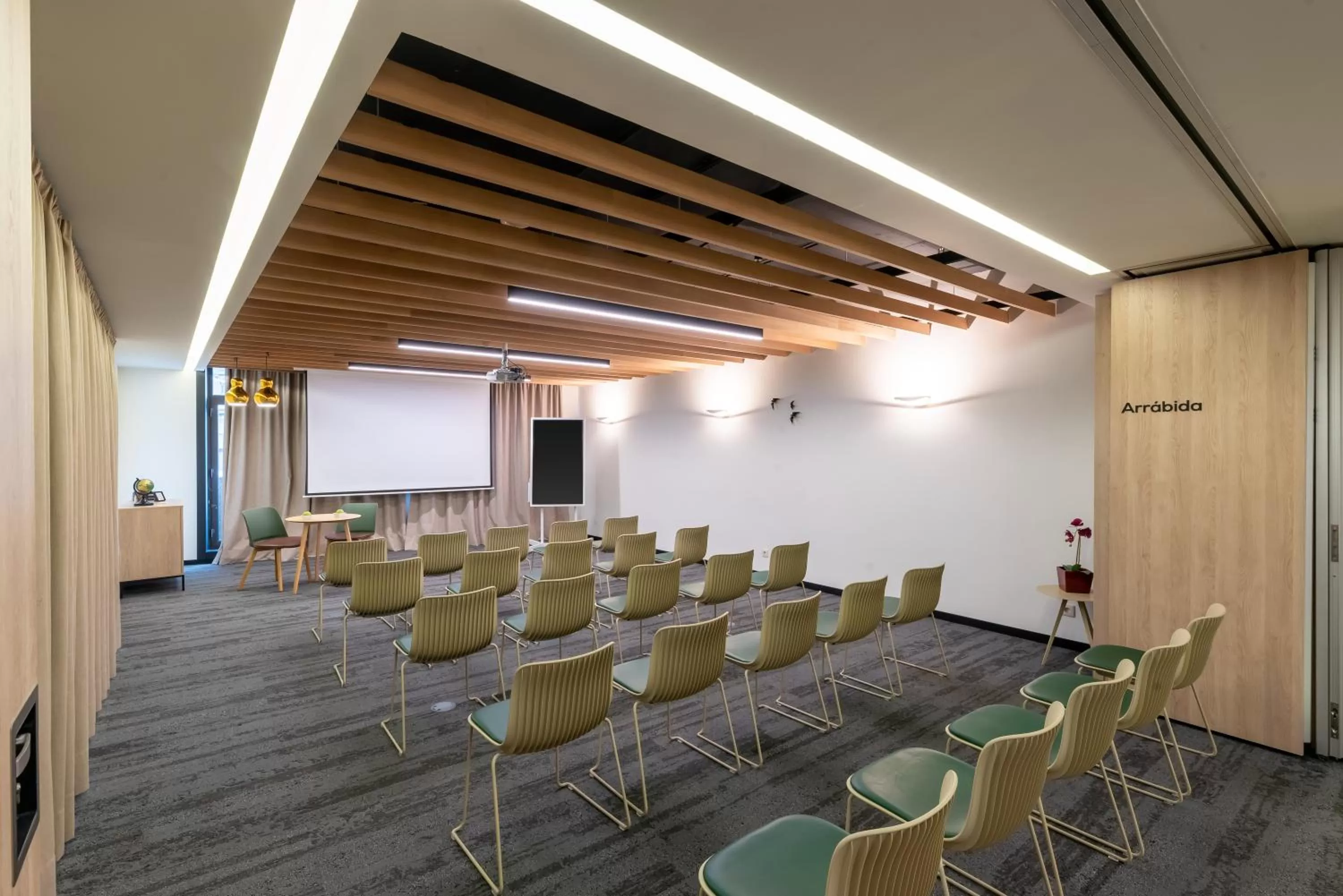 Meeting/conference room in Mercure Porto Centro Santa Catarina