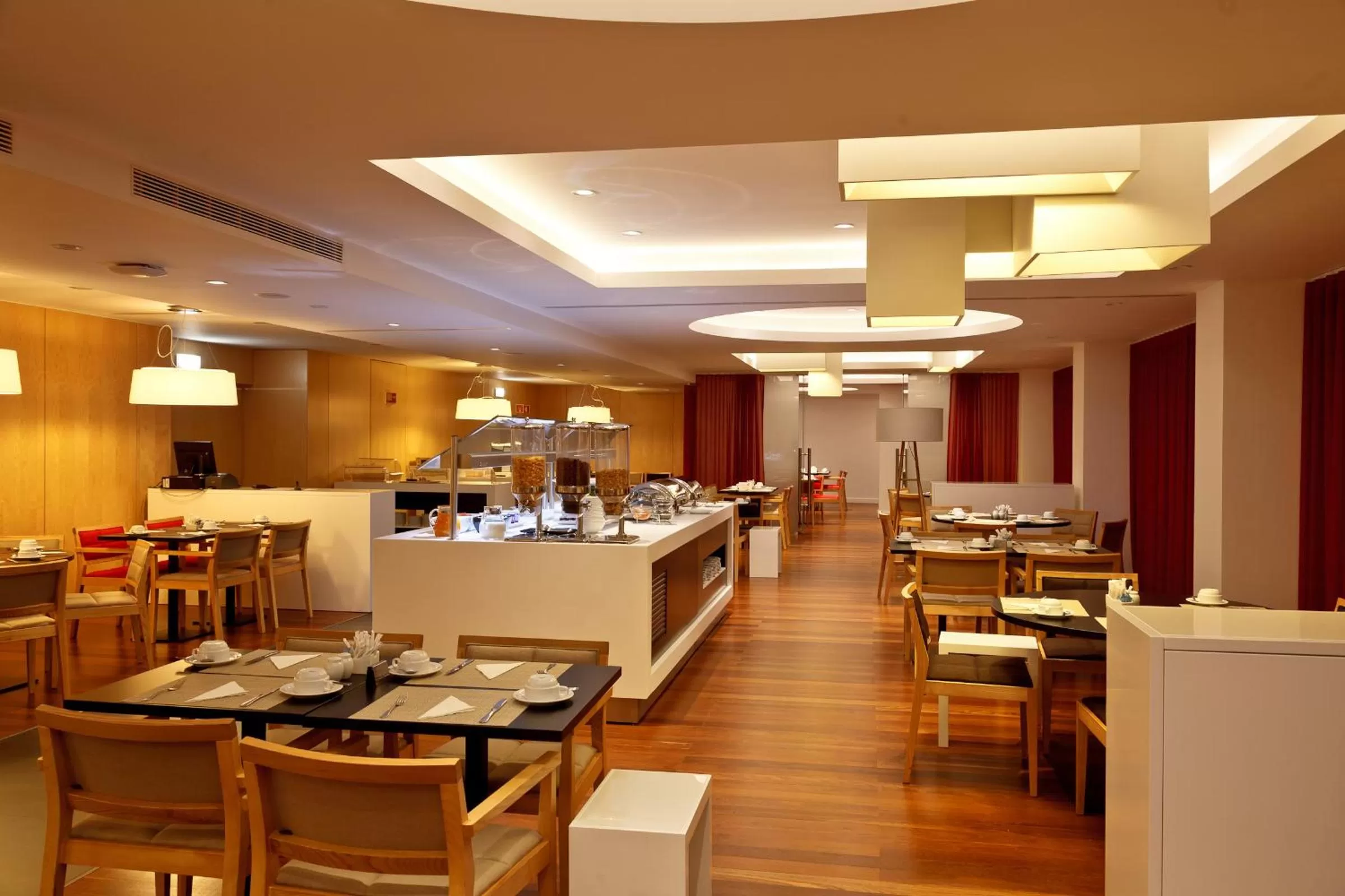 Restaurant/places to eat in Hotel Mercure Braga Centro