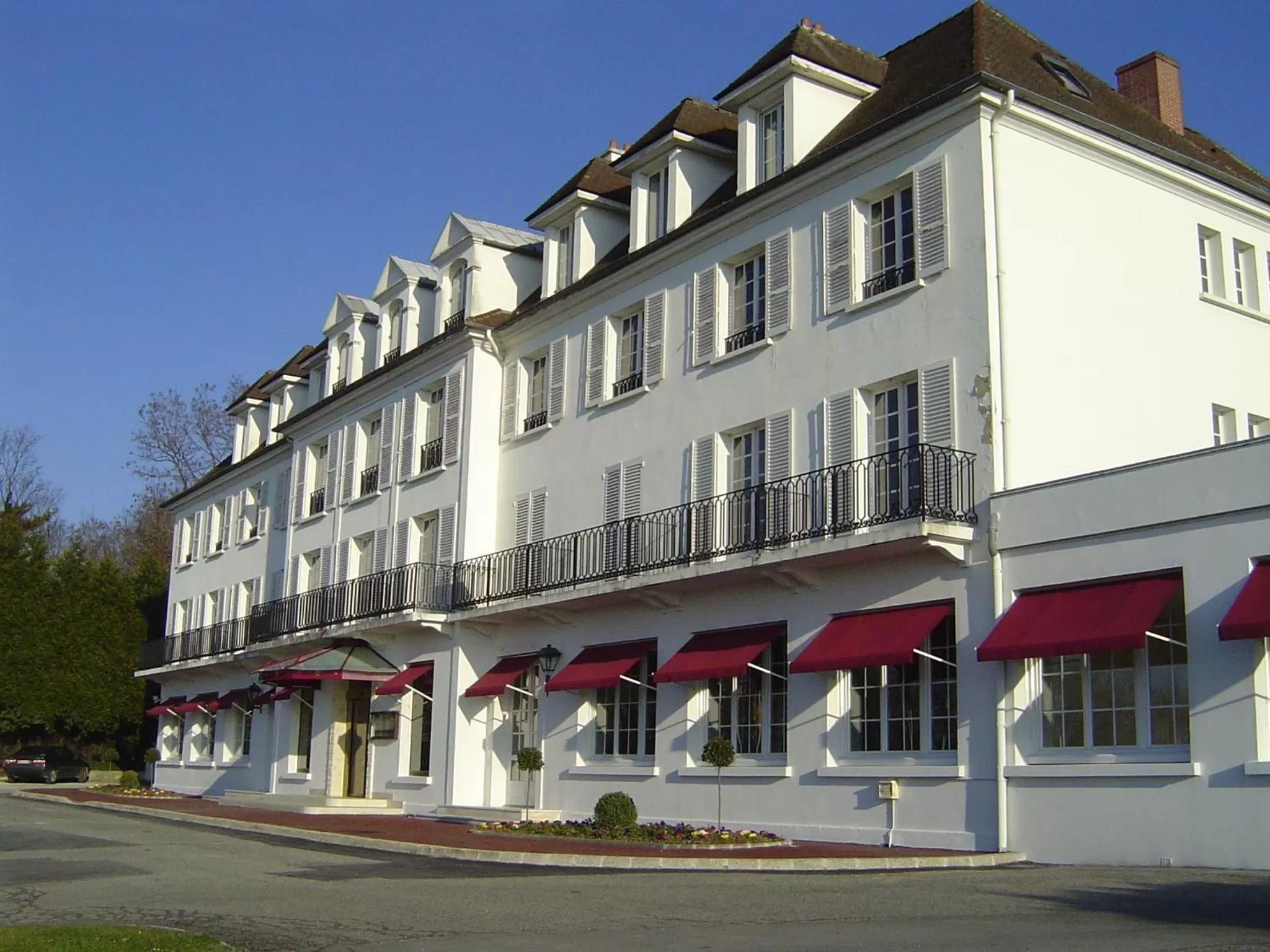 Facade/entrance in Best Western Hotel Ile de France