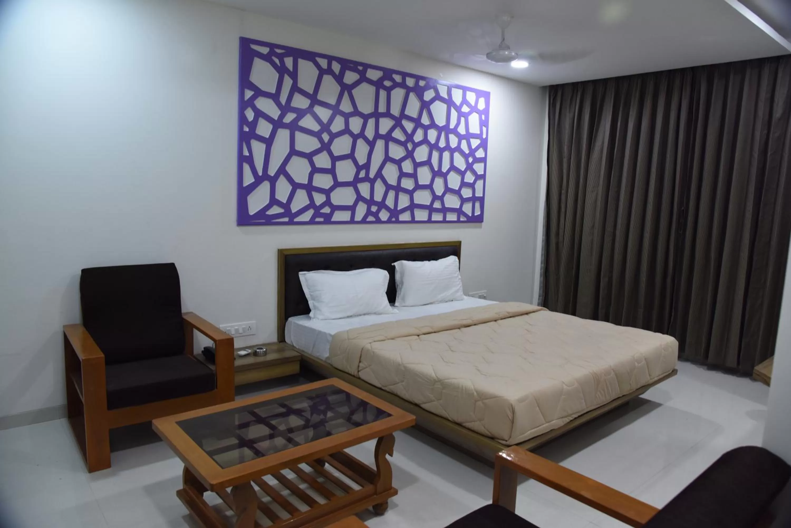 Photo of the whole room, Bed in The Pacific Hotel