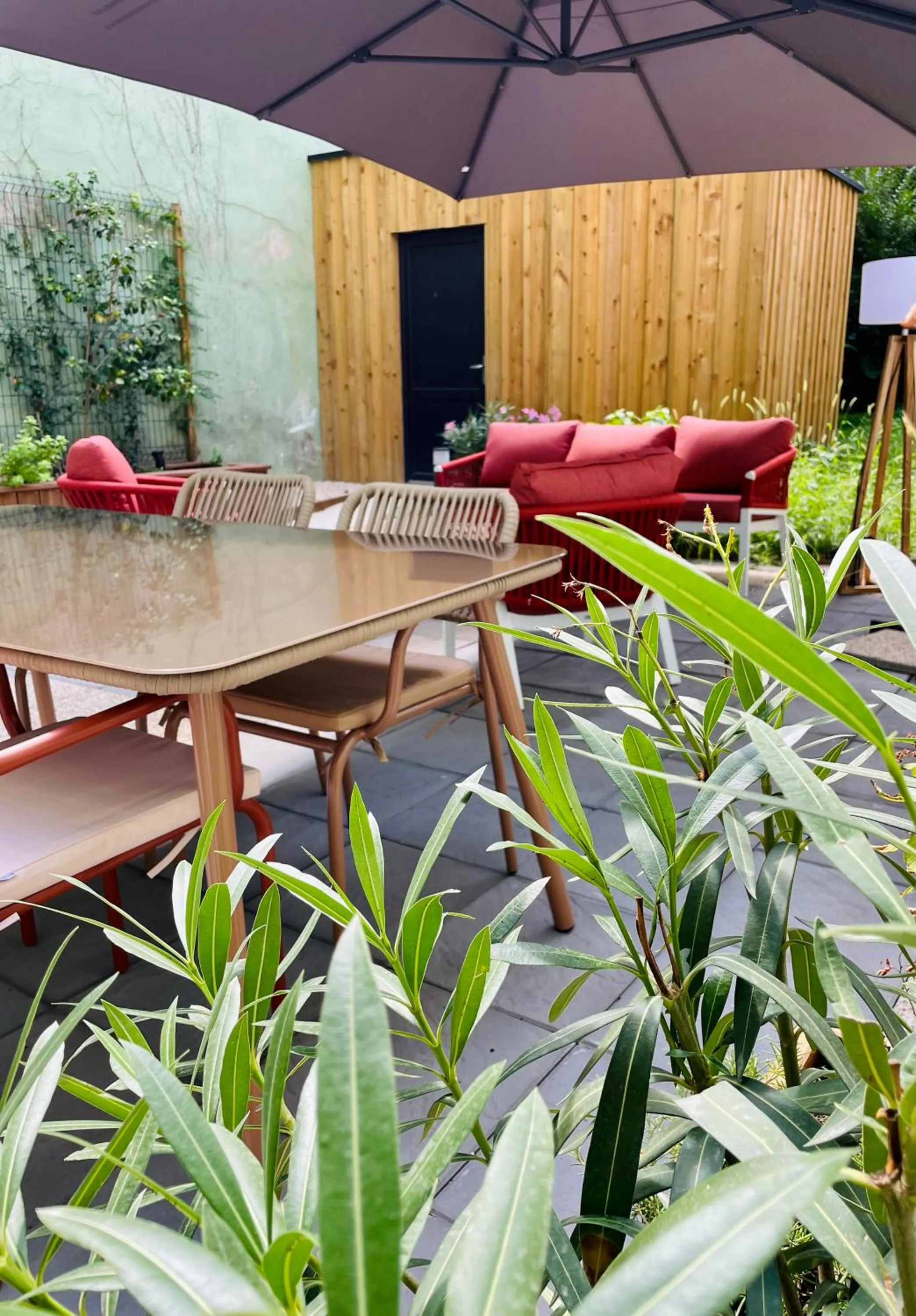 Patio in Hôtel Villa Berlioz