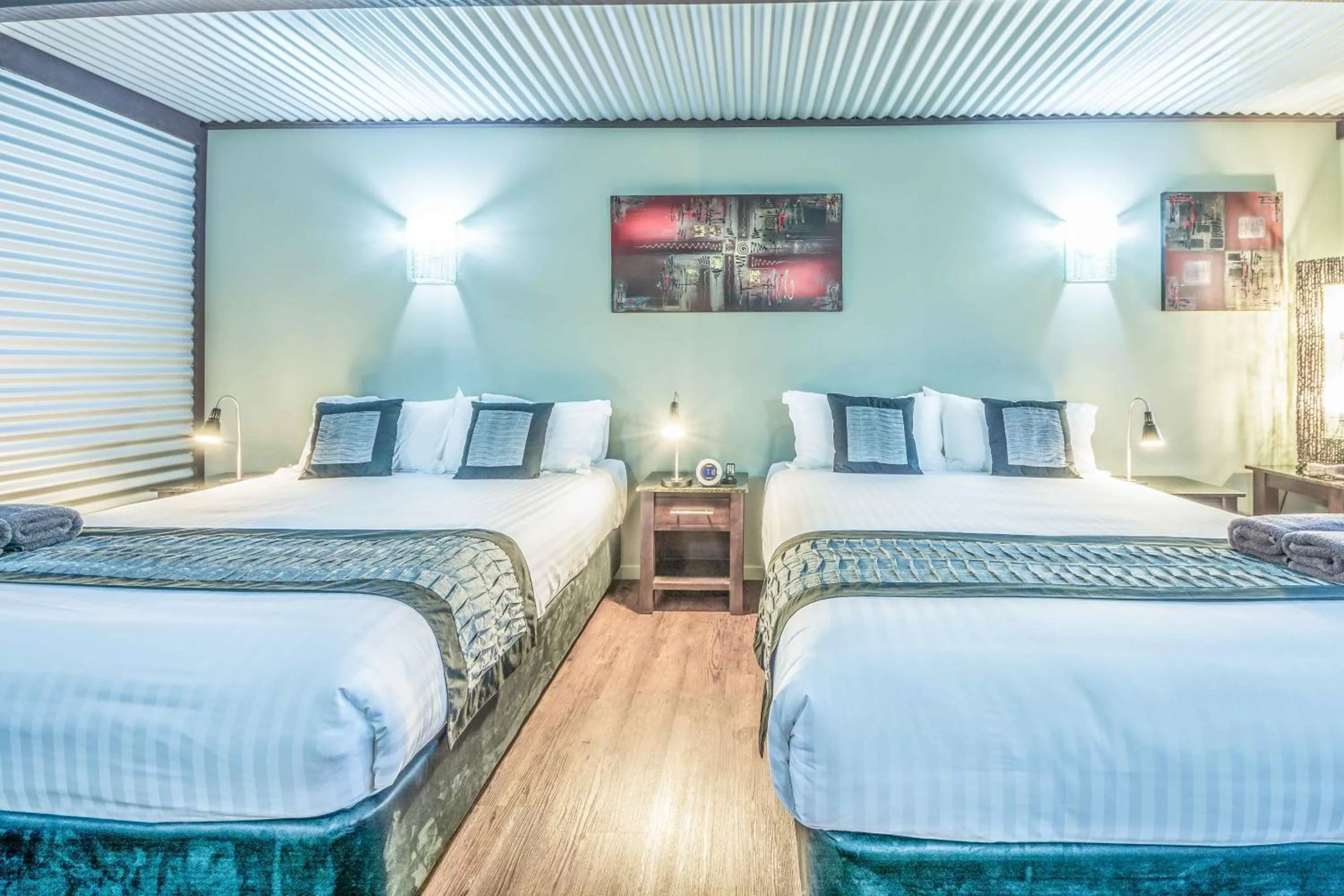 Photo of the whole room, Bed in Orbost Motel