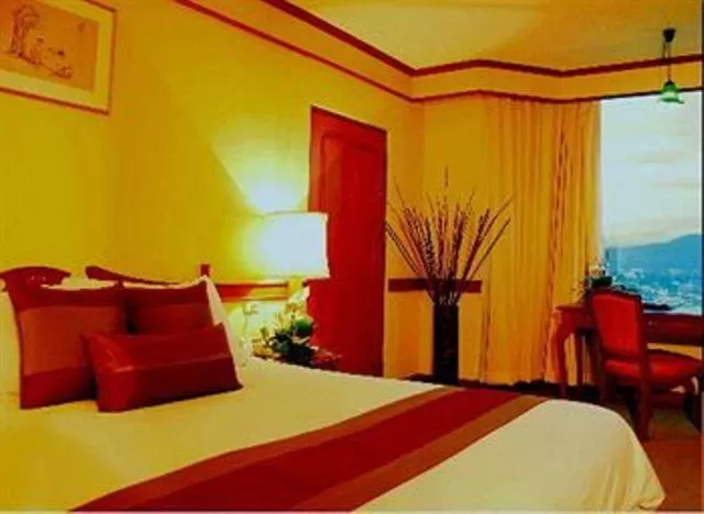 Bed in Hotel Claresta