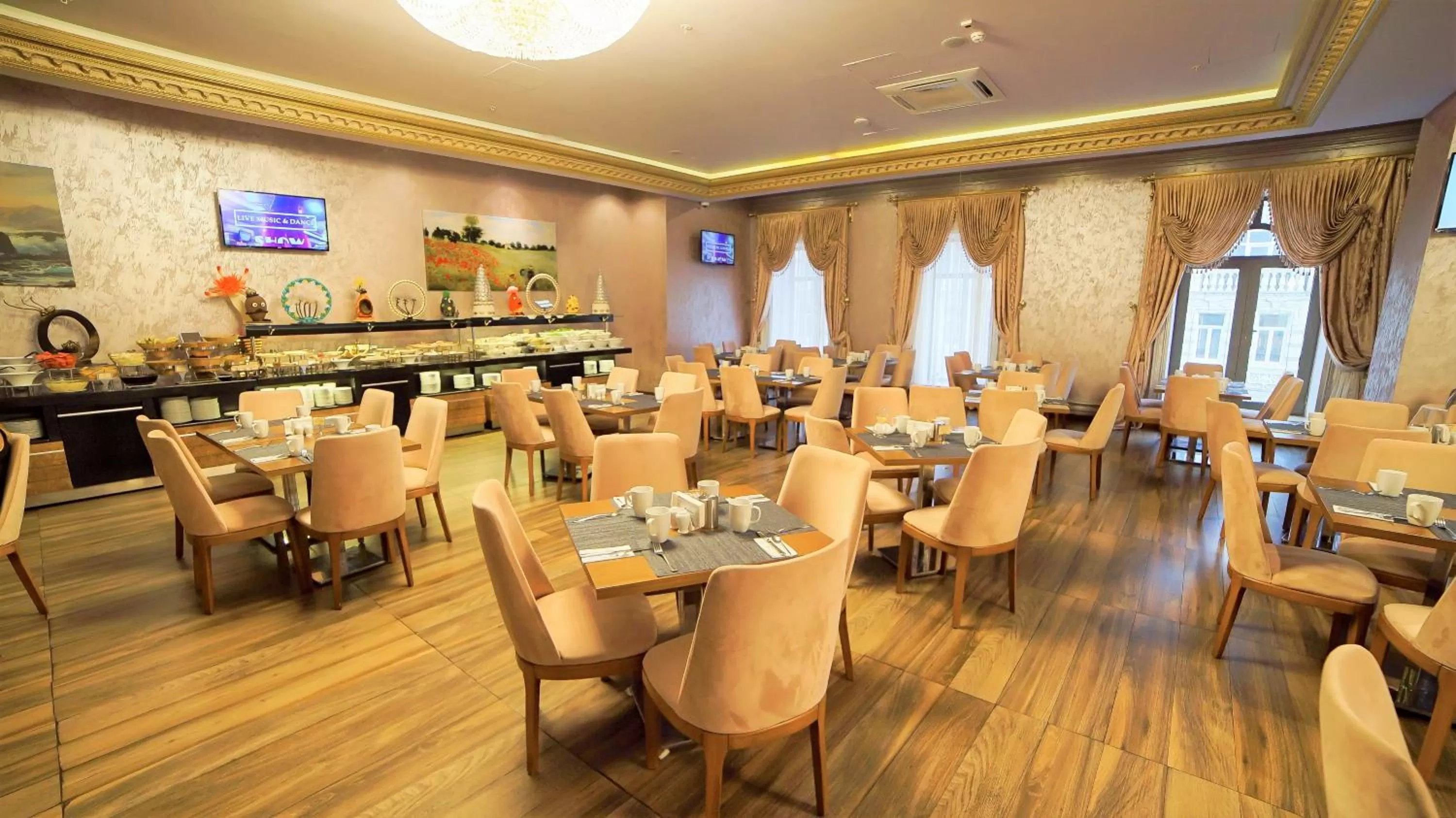 Restaurant/places to eat in Wyndham Batumi