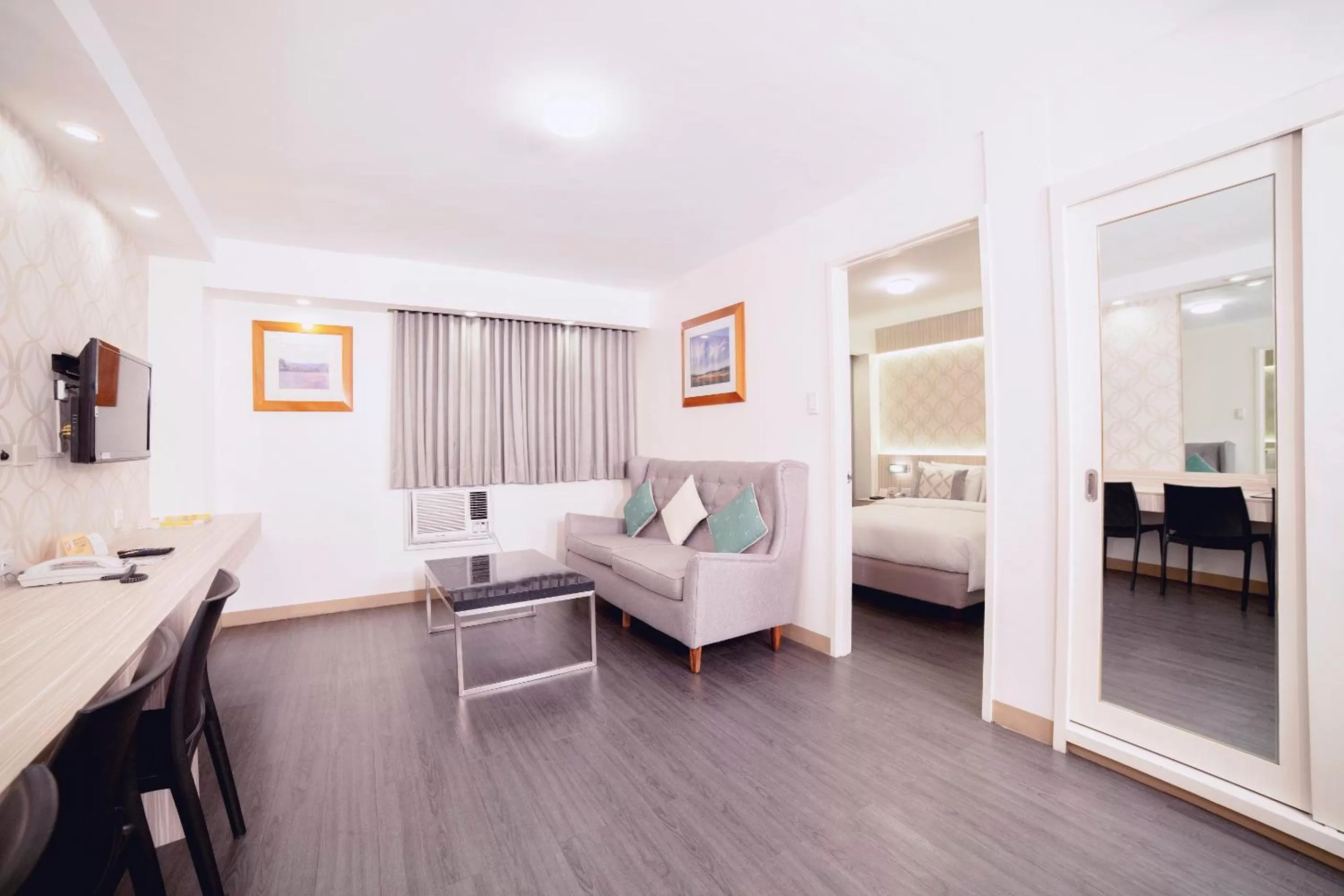 Living room, Bed in The Charter House