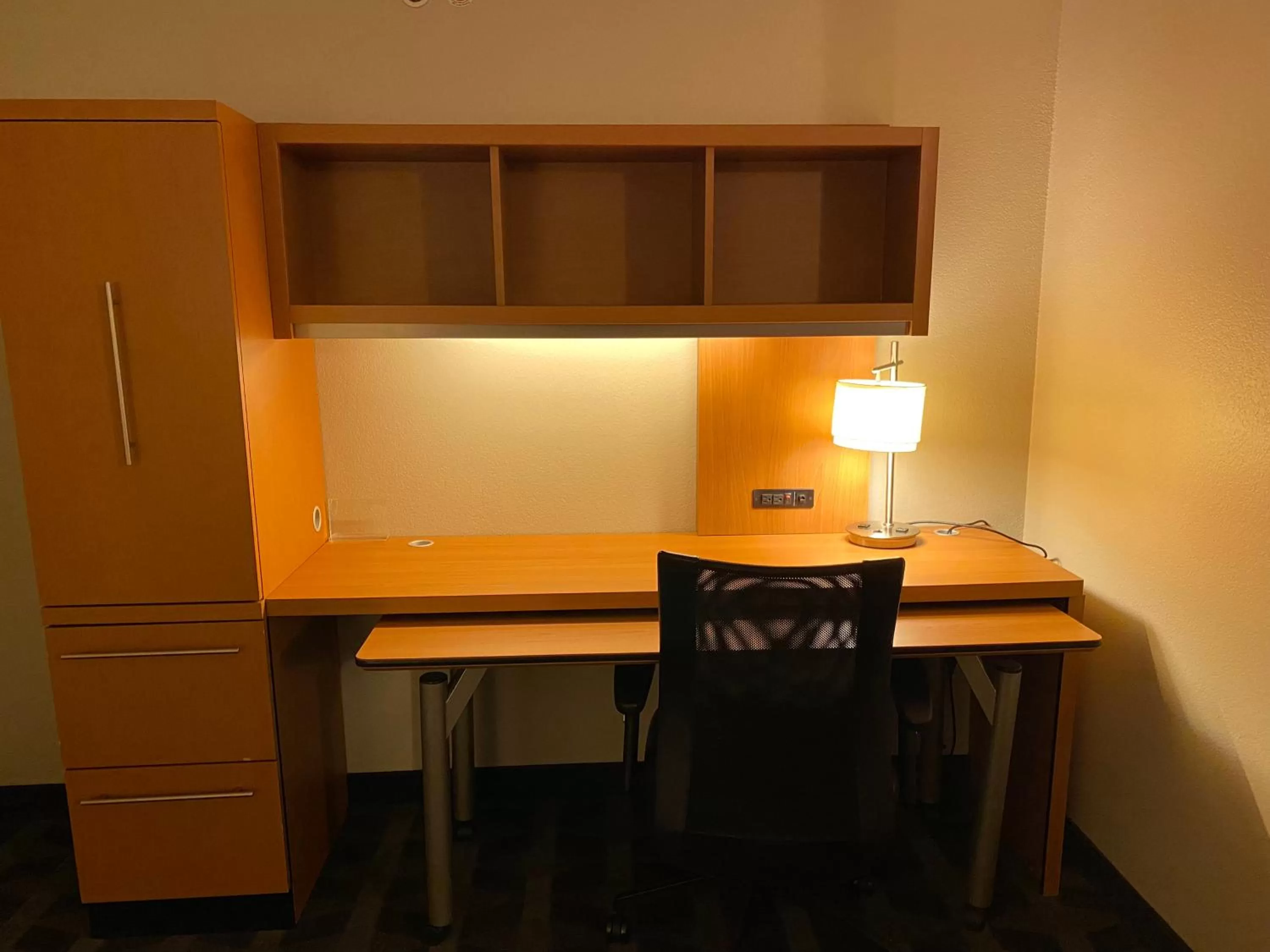 TV and multimedia in MainStay Suites Middleburg Heights Cleveland Airport