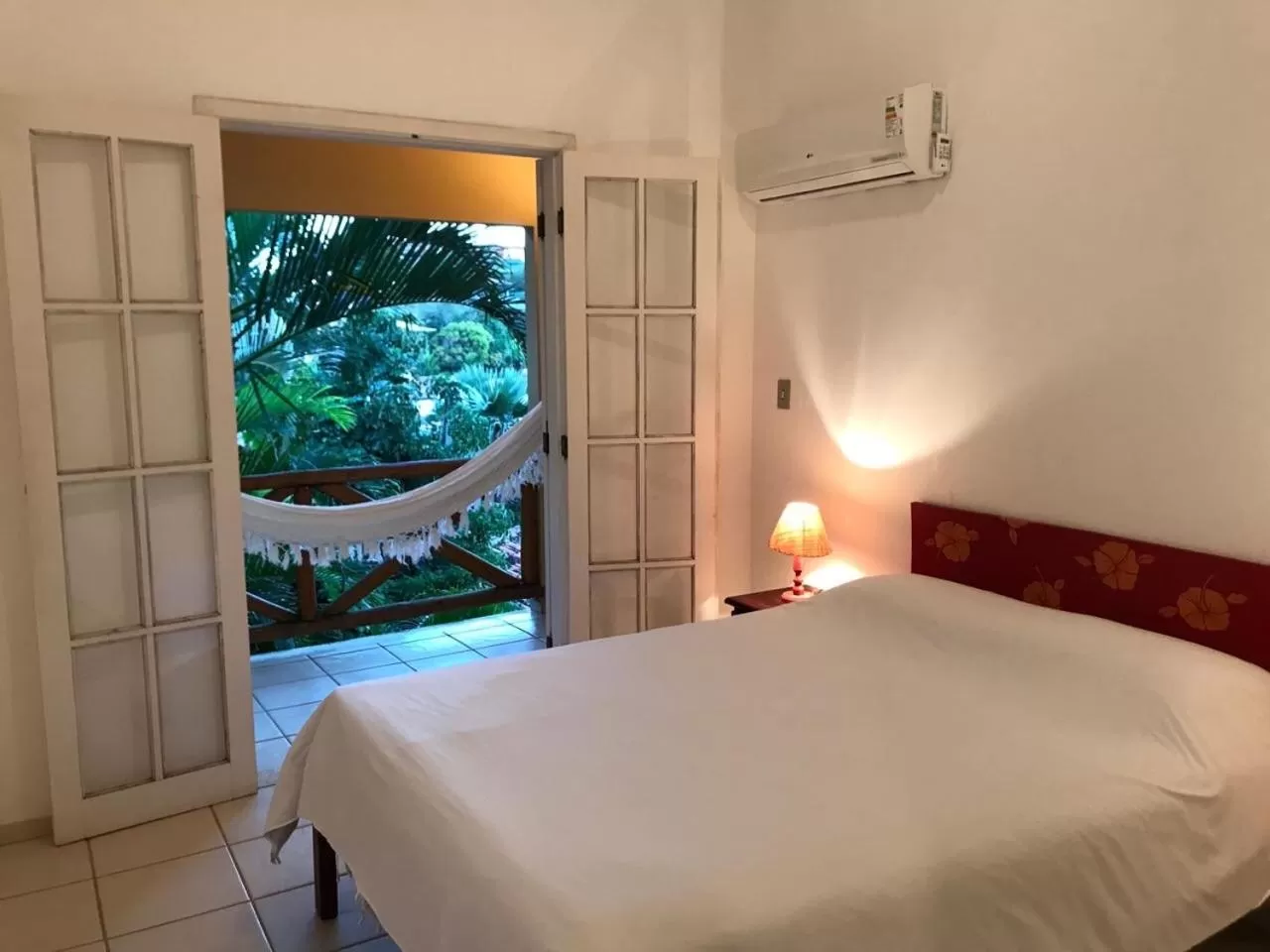 Bed in Praia da Ferradurinha Guest House