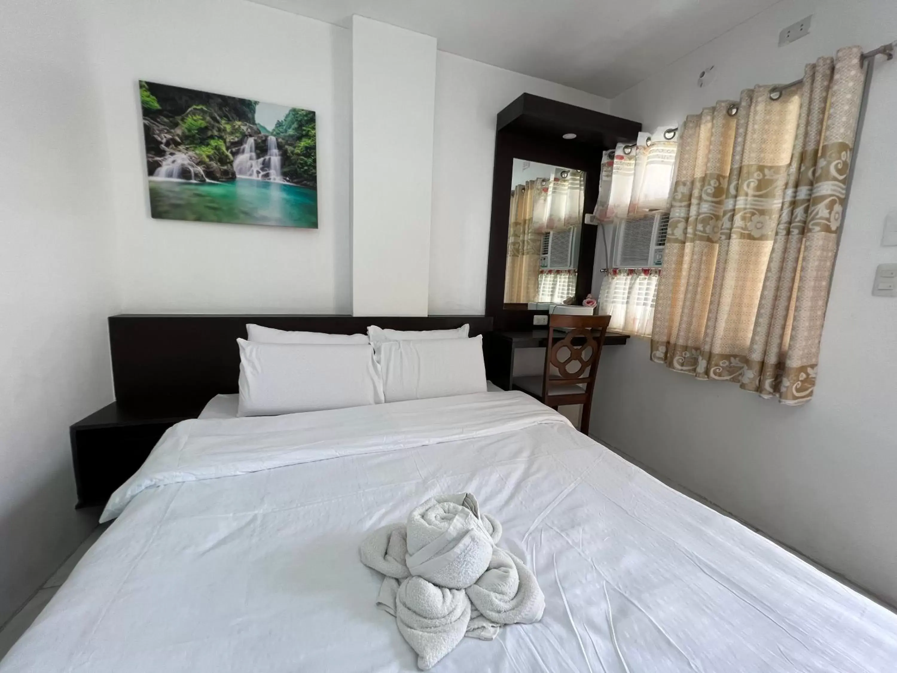 Queen Suite with Pool View in Ging-Ging Hotel And Resort Queen Suite with Pool View in Ging-Ging Hotel And Resort