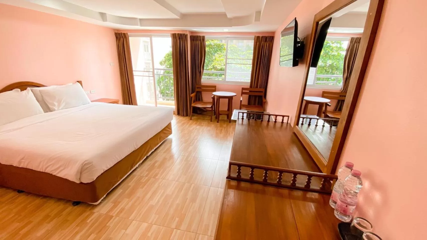 Bed in A.A. Pattaya Golden Beach Hotel