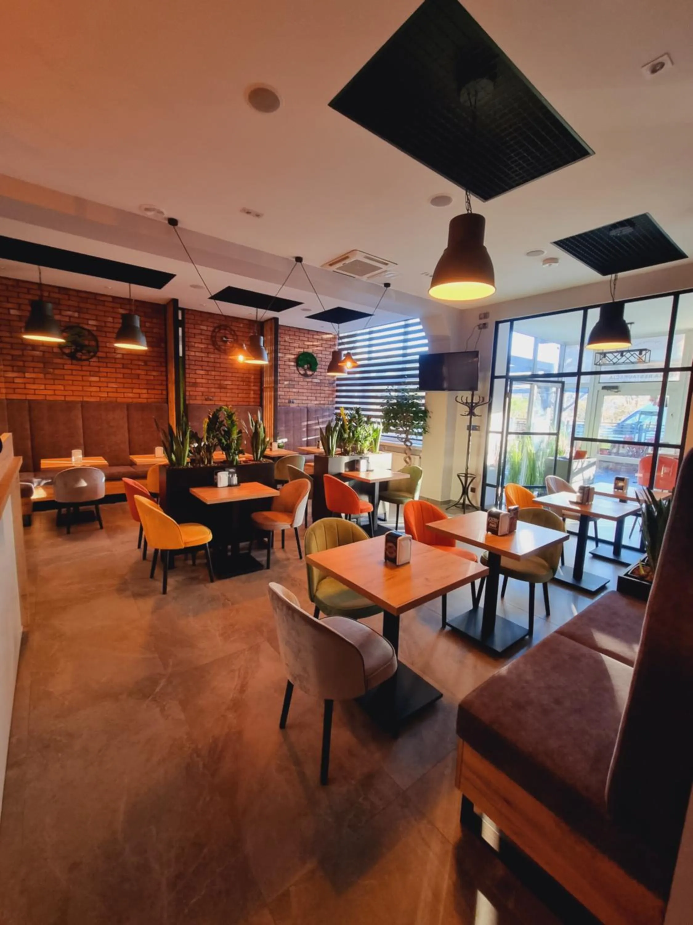 Restaurant/places to eat in Hotel Zakliki