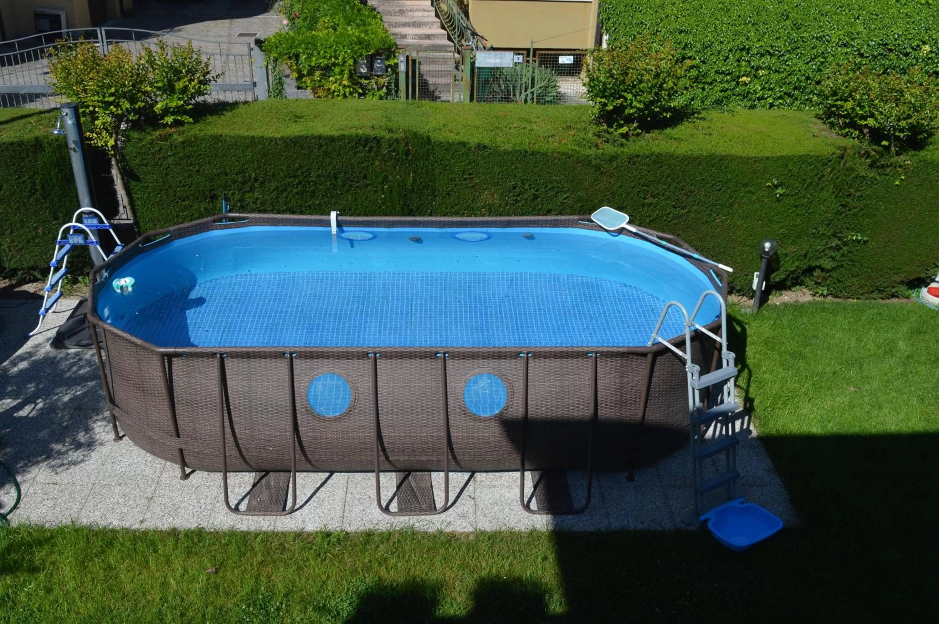 Swimming Pool in Il Sole e la Luna B&B in Garda