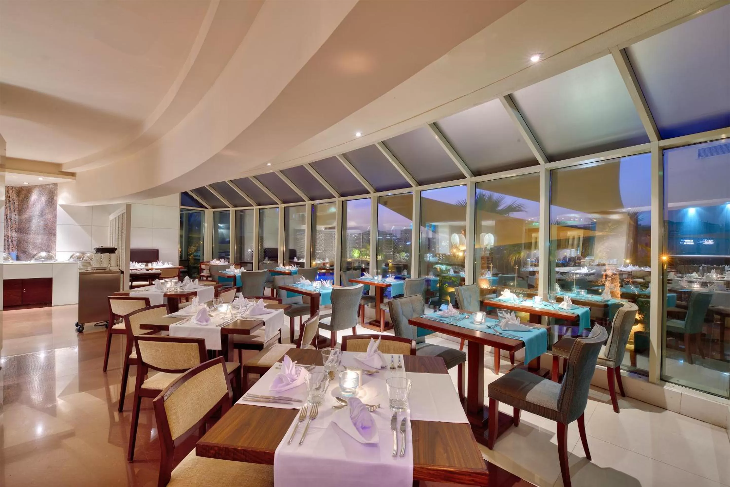 Breakfast in Majestic City Retreat Hotel