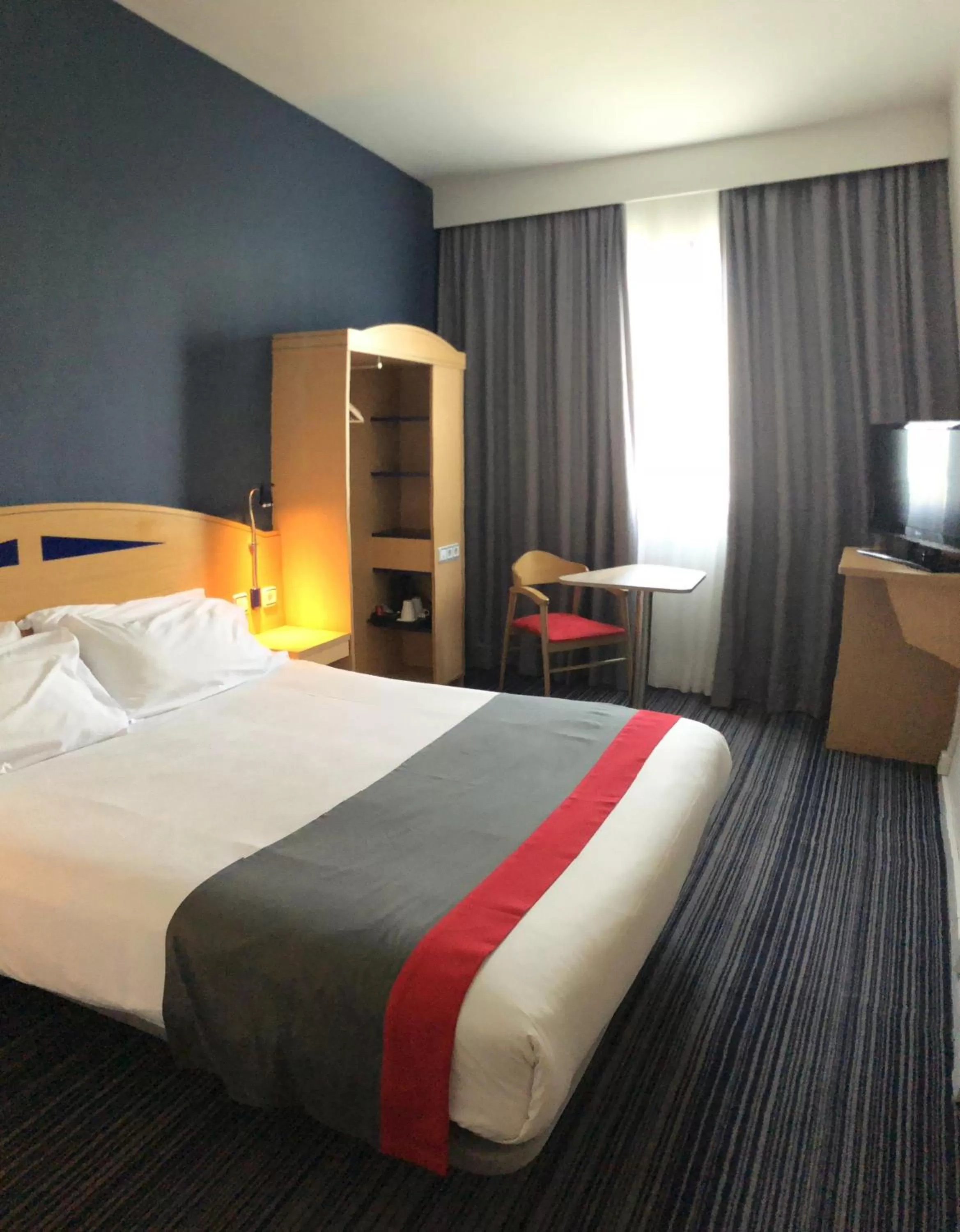 Photo of the whole room, Bed in Holiday Inn Express San Sebastian de los Reyes by IHG