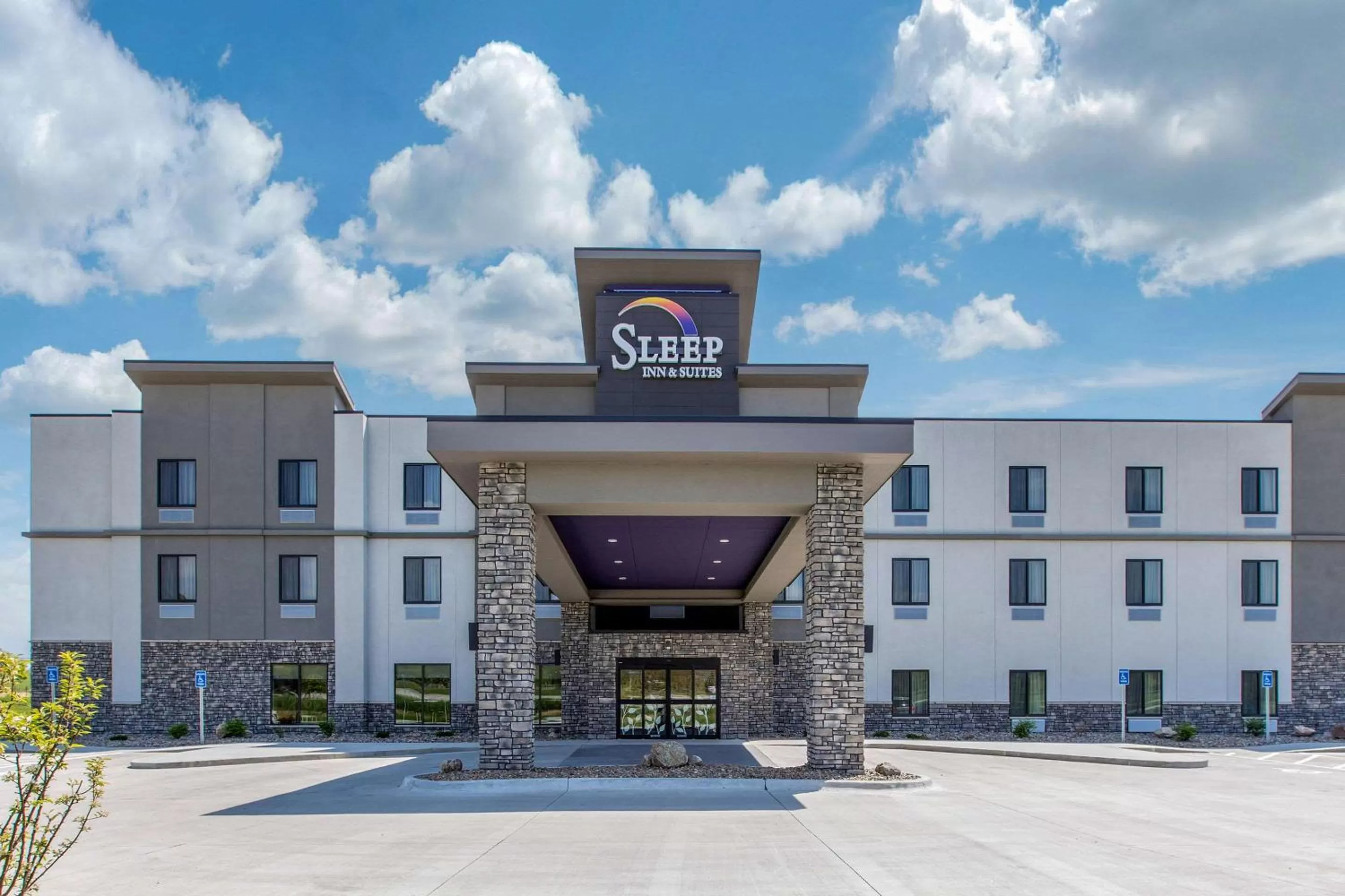 Property building in Sleep Inn & Suites Ankeny - Des Moines