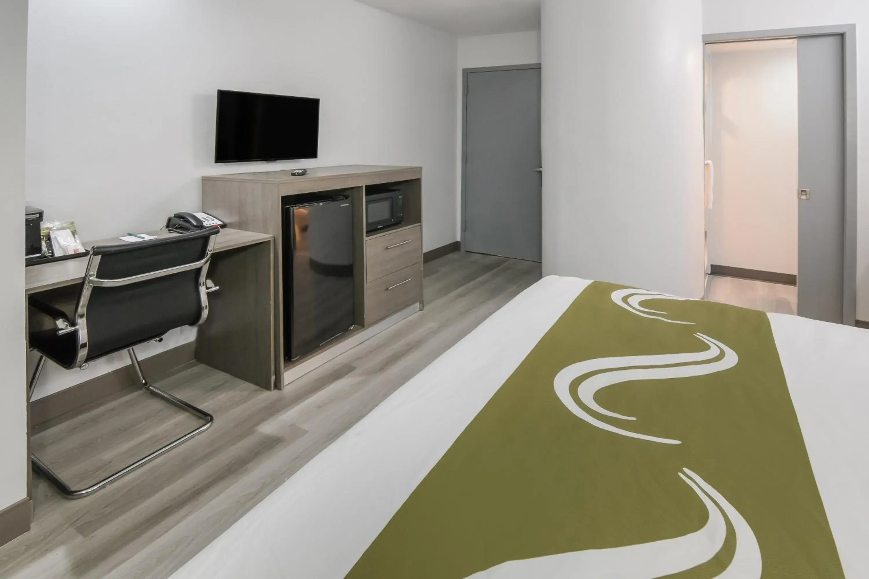 1 King Bed, Suite, Nonsmoking in Quality Inn & Suites Richardson-Dallas 1 King Bed, Suite, Nonsmoking in Quality Inn & Suites Richardson-Dallas