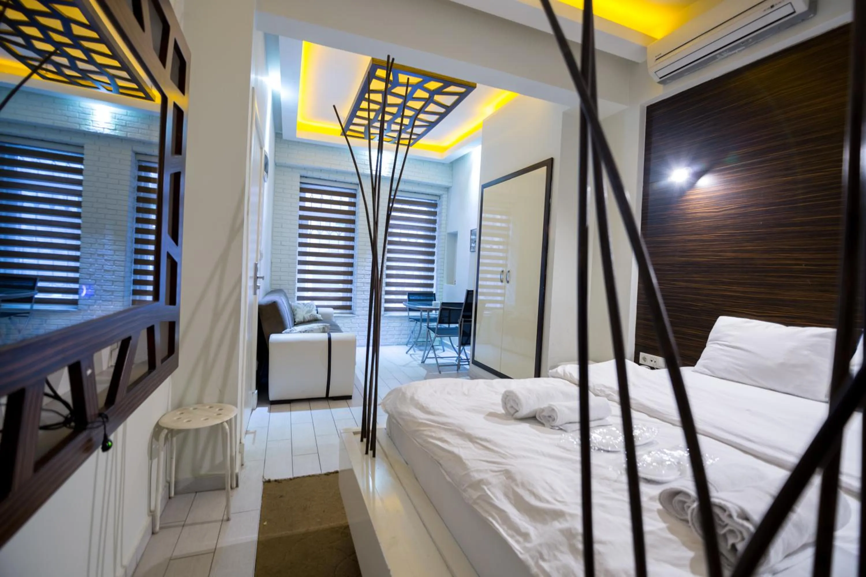 Photo of the whole room, Bed in Element Suites