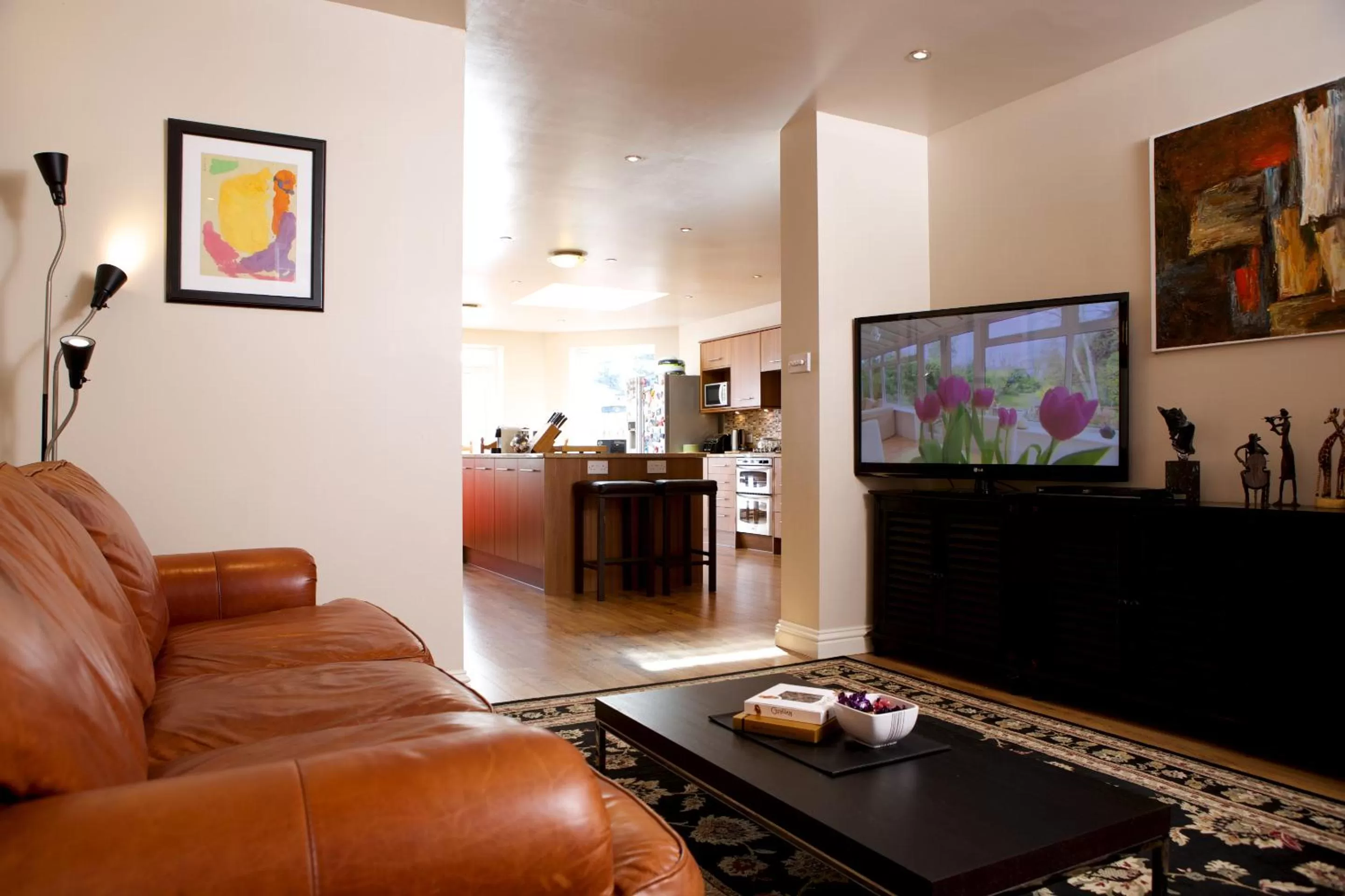 Communal lounge/ TV room, Kitchen/Kitchenette in No. 82 B&B