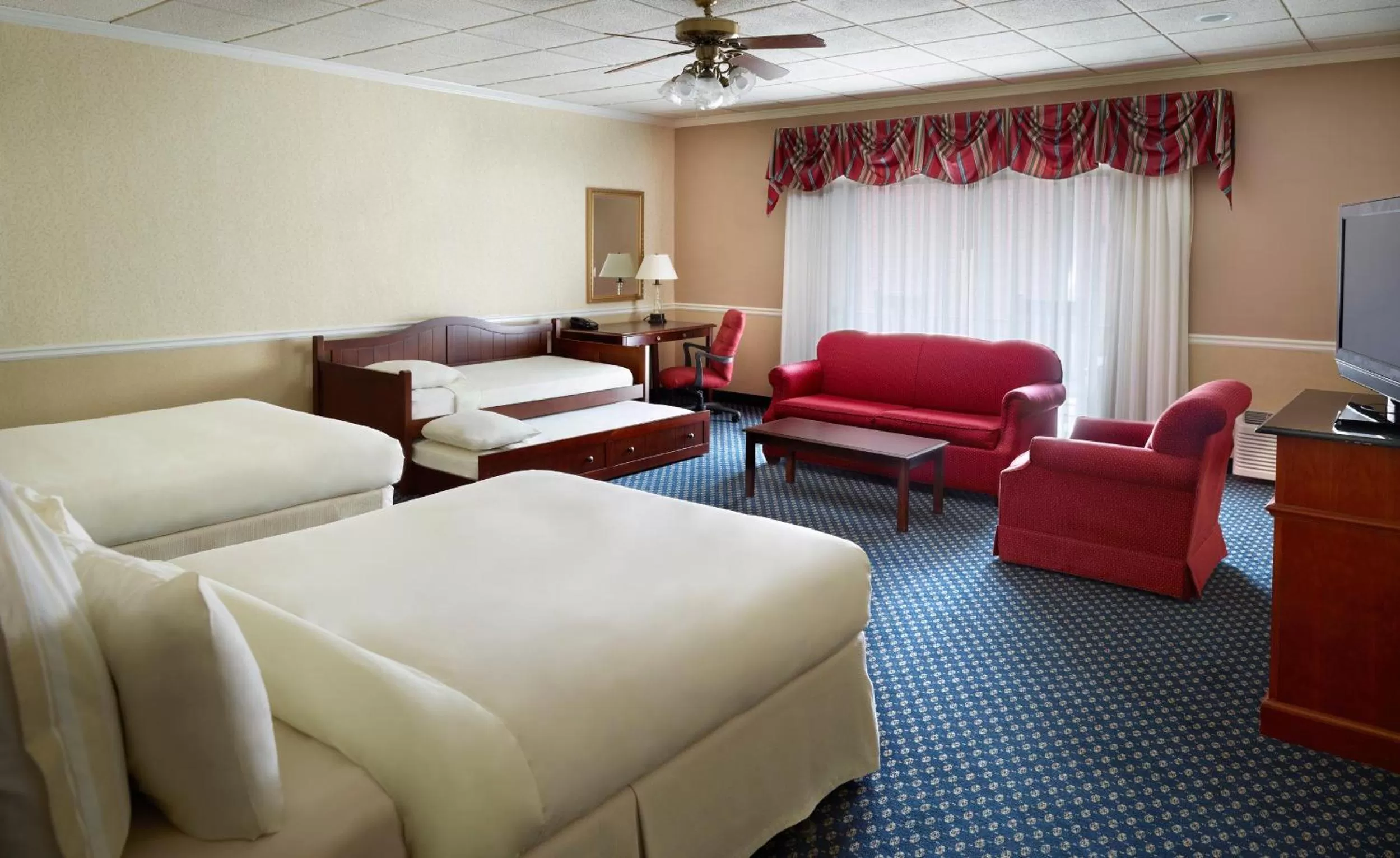 Photo of the whole room in The Inn at Stone Mountain Park