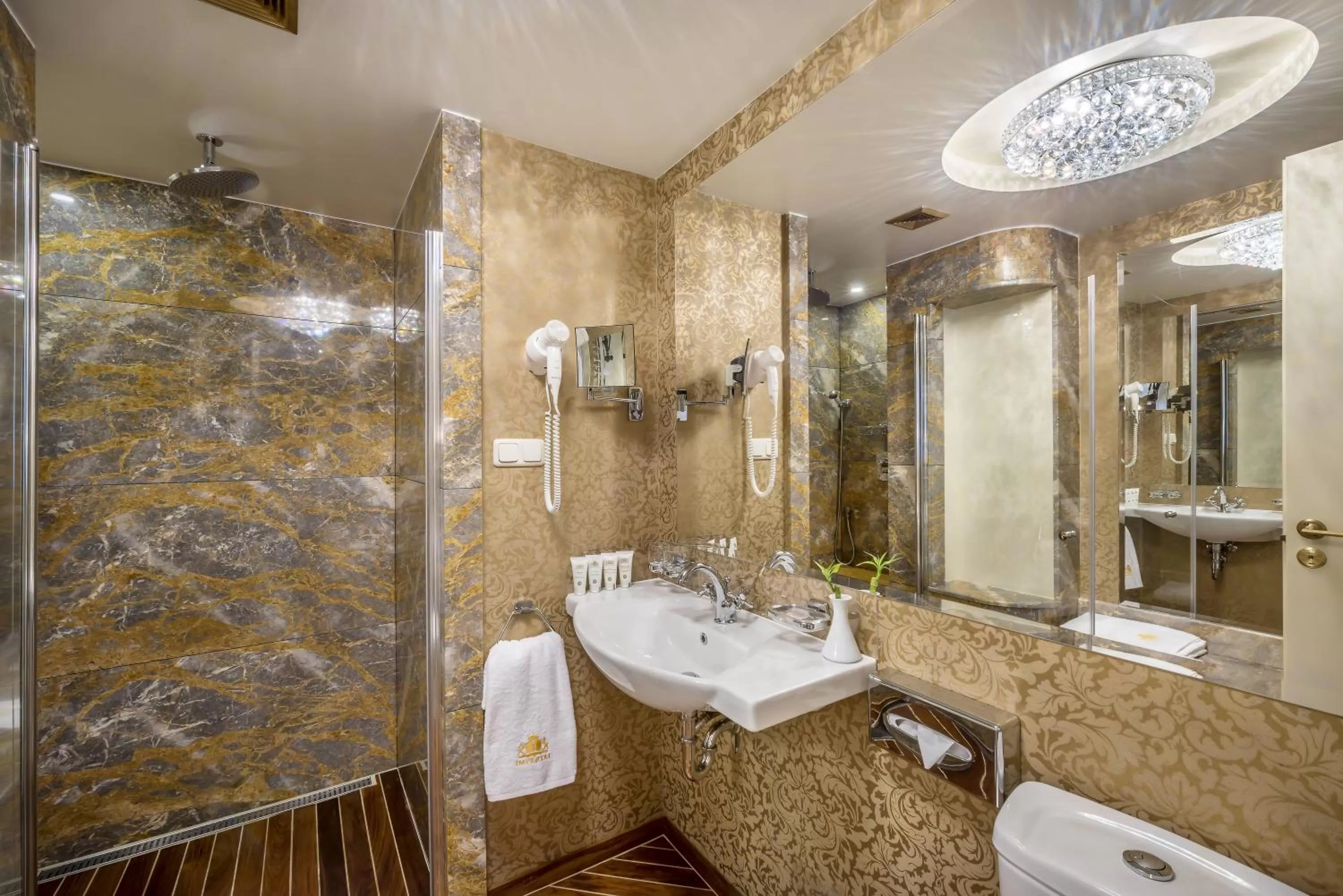 Bathroom in Imperial Hotel & Restaurant