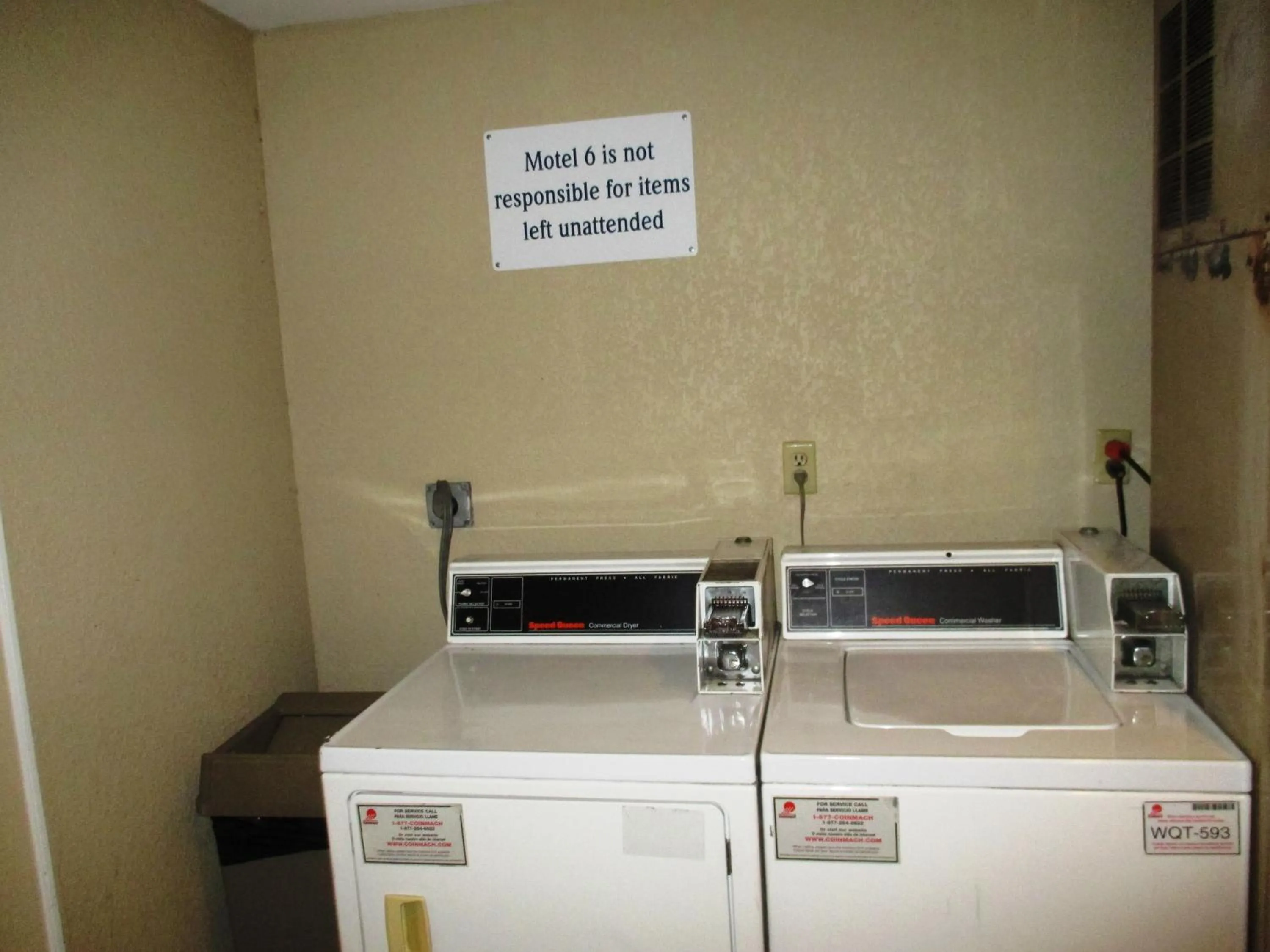 Decorative detail in Motel 6-Newark, DE