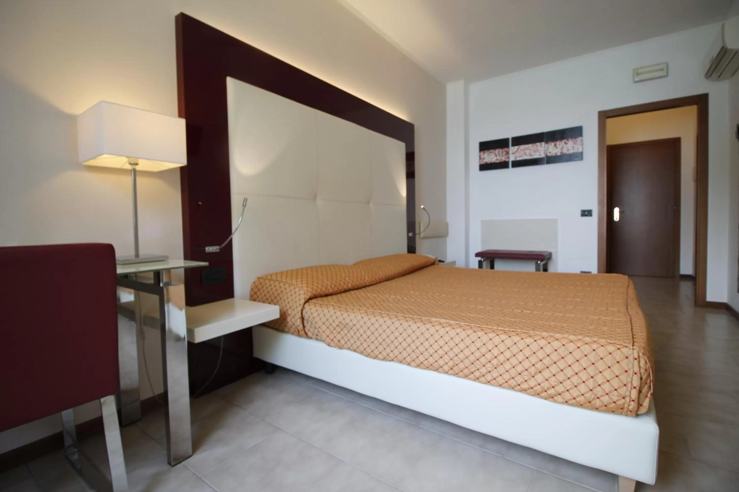 Bedroom, Bed in Hotel Europa