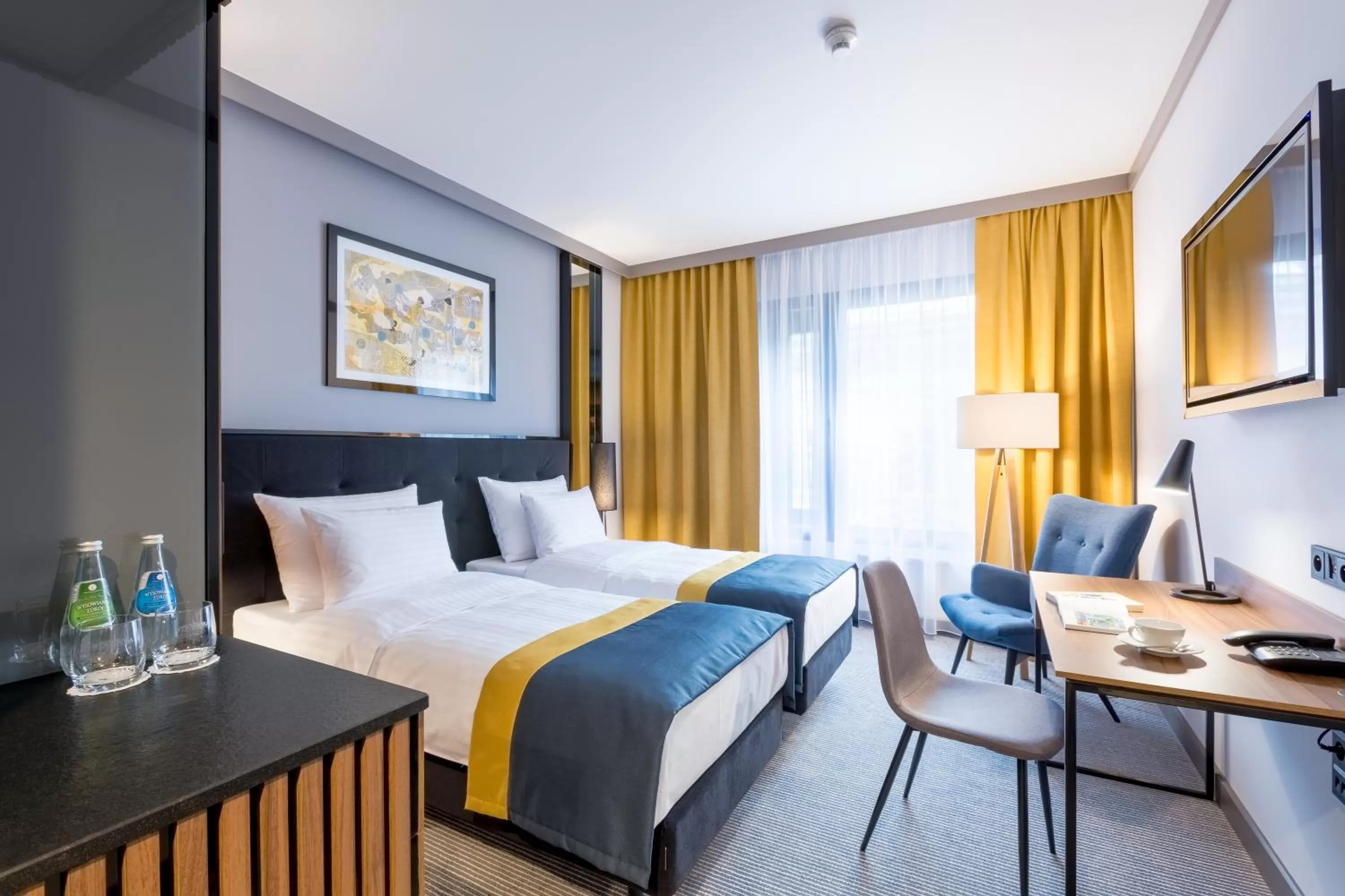 Photo of the whole room, Bed in Grand Ascot Hotel